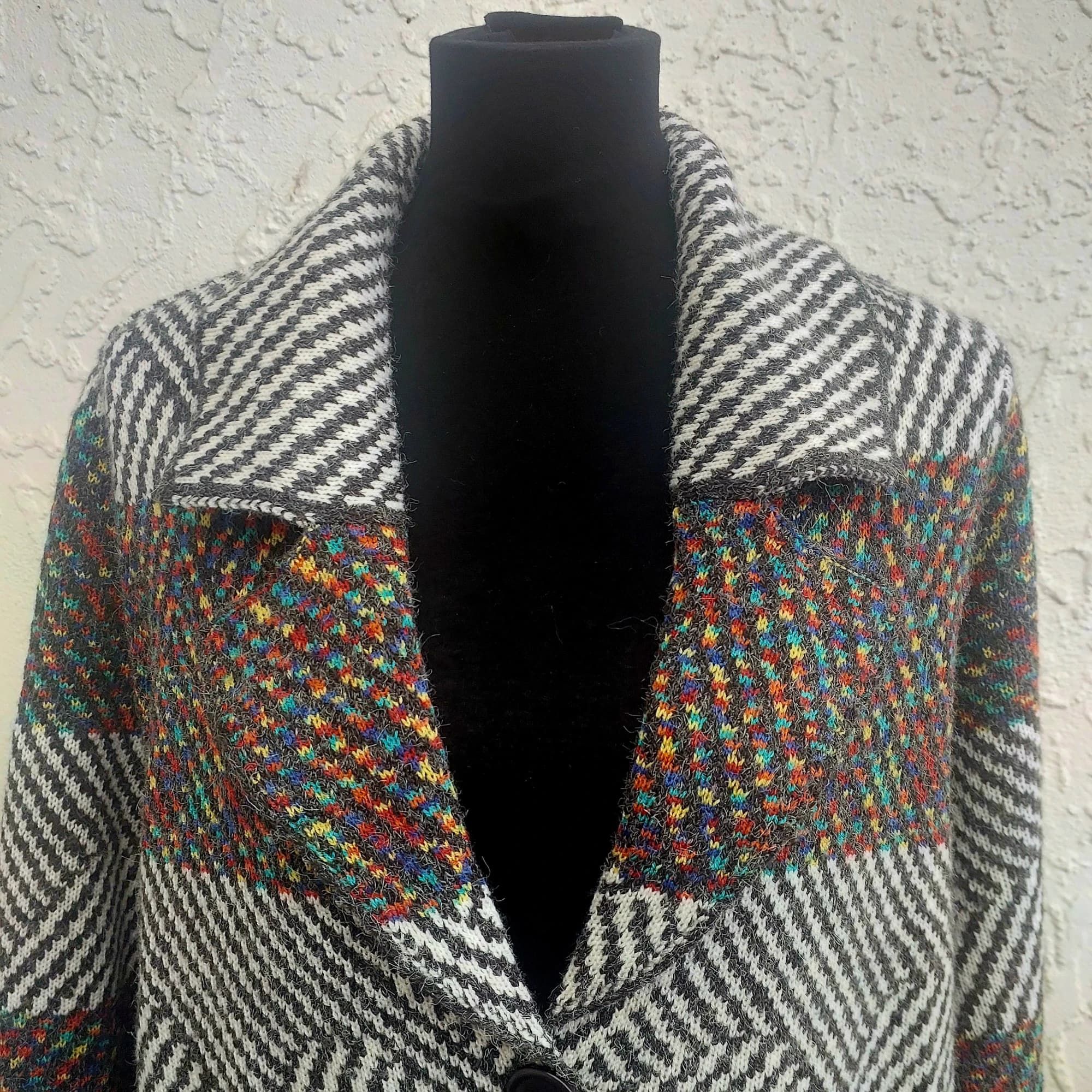 Vintage geometric chunky knit cardi-coat - Size M — photo 5 of 10