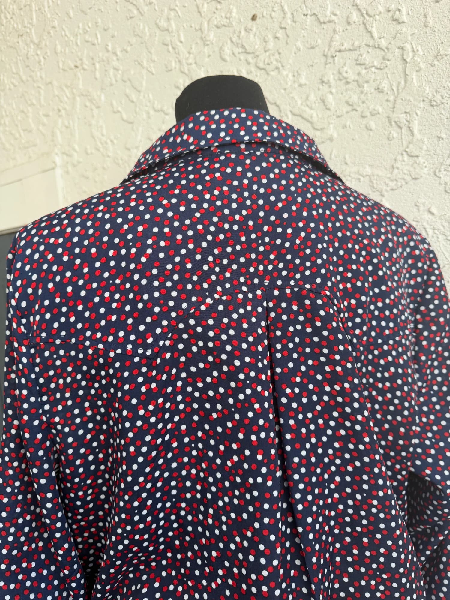 Vintage navy polka dot shirt dress with pockets - Size Large (Mint Condition) — photo 9 of 9