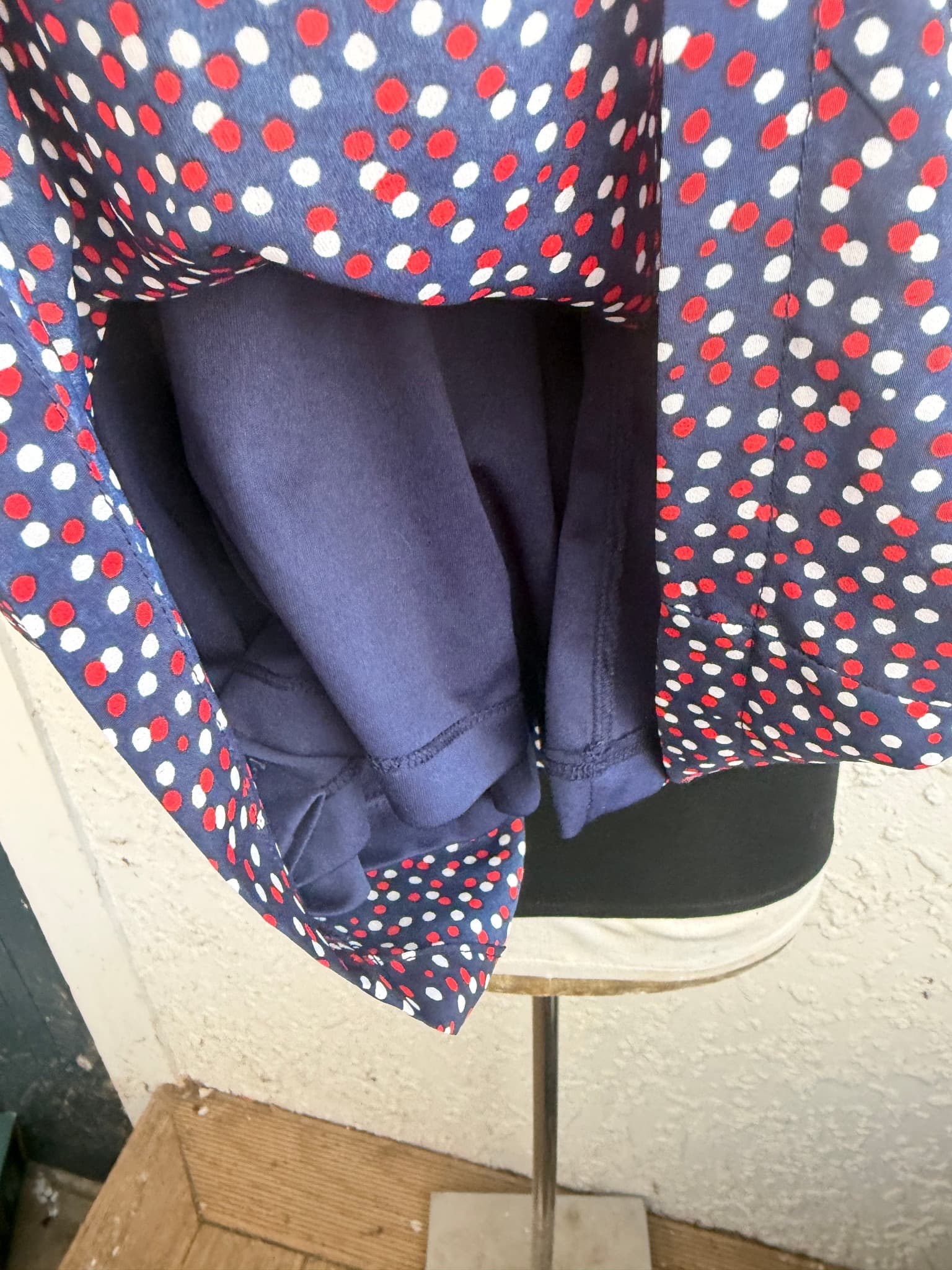 Vintage navy polka dot shirt dress with pockets - Size Large (Mint Condition) — photo 8 of 9