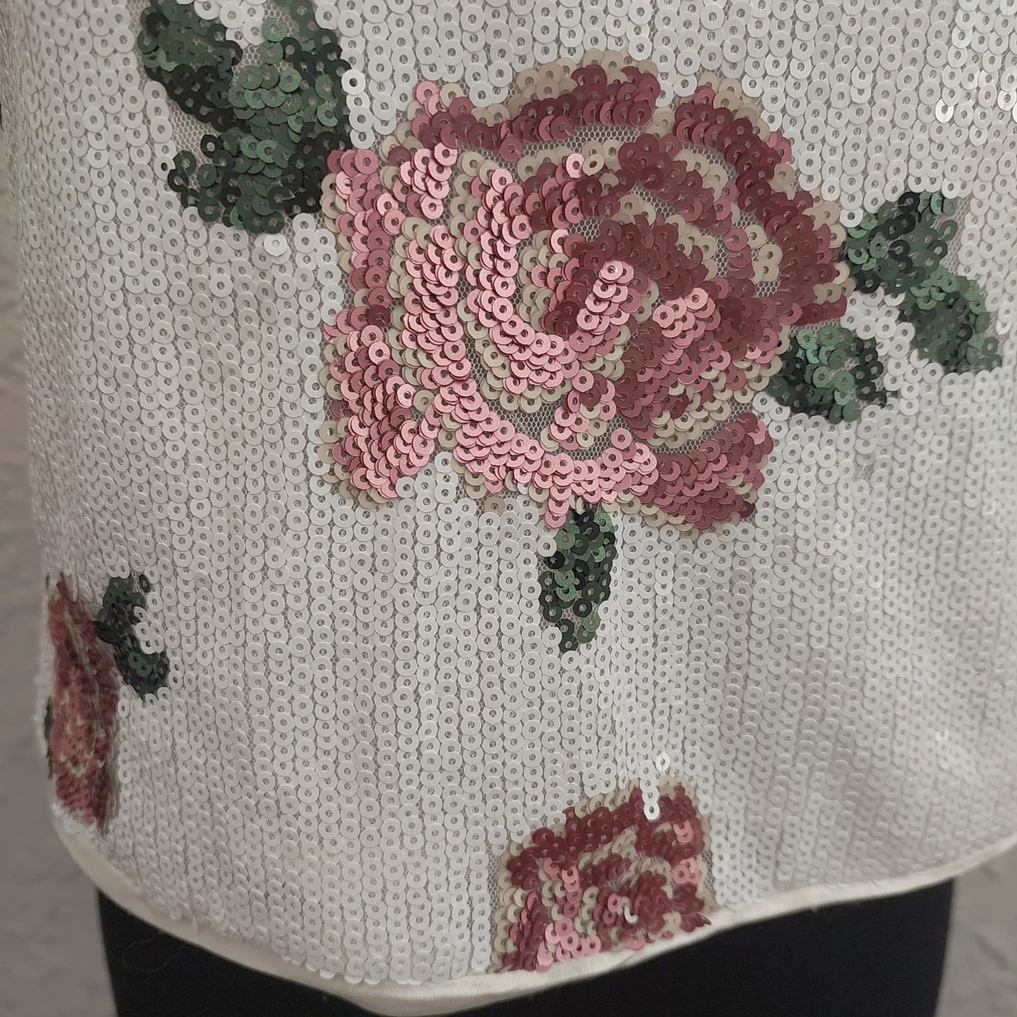 VINTAGE ROSE Sleeveless Crop Top, White, Sequin Floral, Size 8 — photo 3 of 10