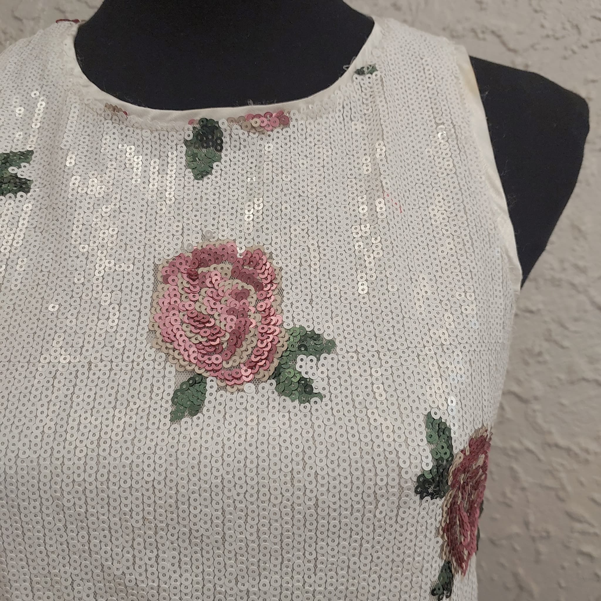 VINTAGE ROSE Sleeveless Crop Top, White, Sequin Floral, Size 8 — photo 4 of 10