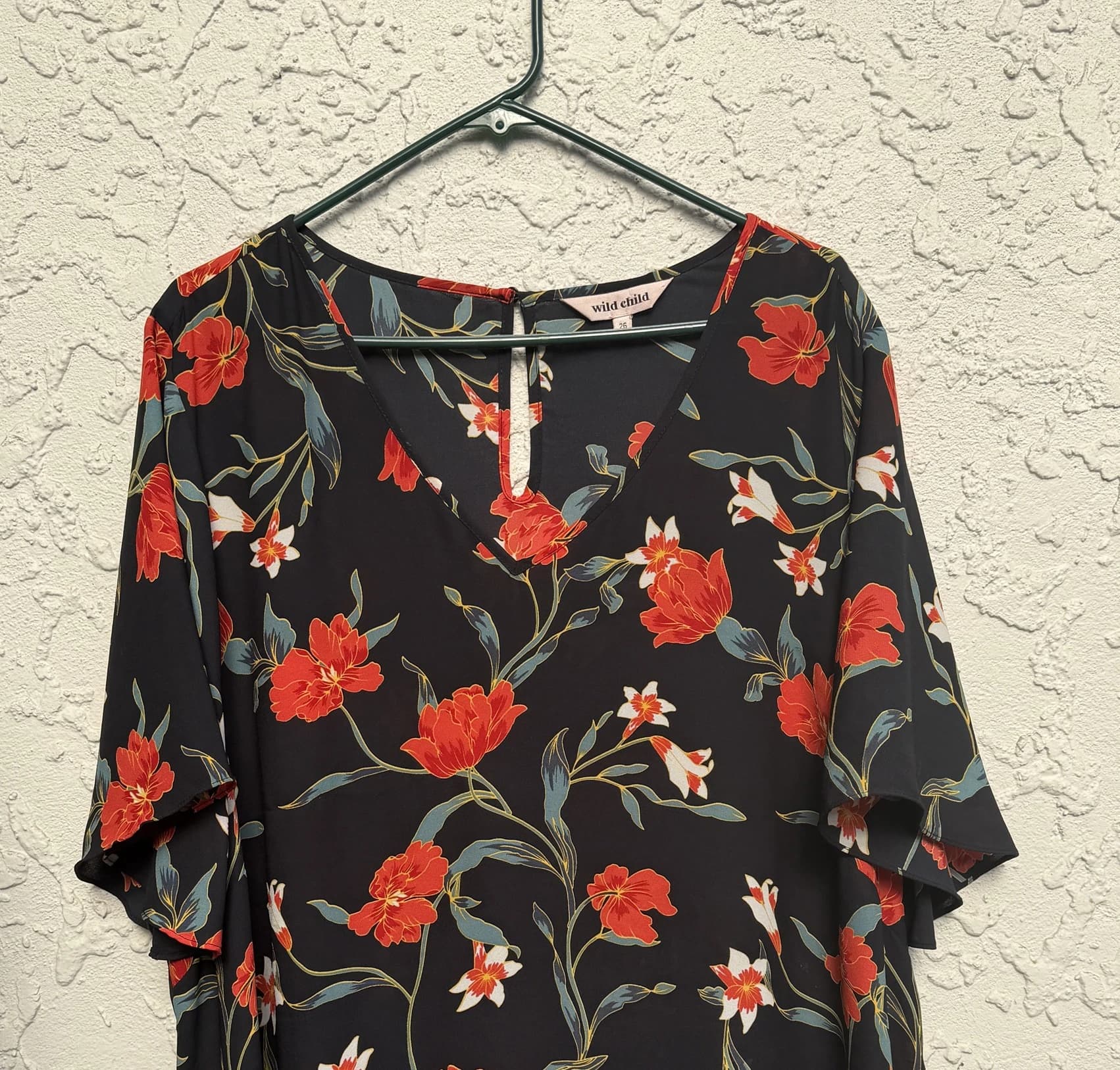 Wild Child Floral V-Neck Blouse, Black and Red, Size 26 — photo 3 of 8