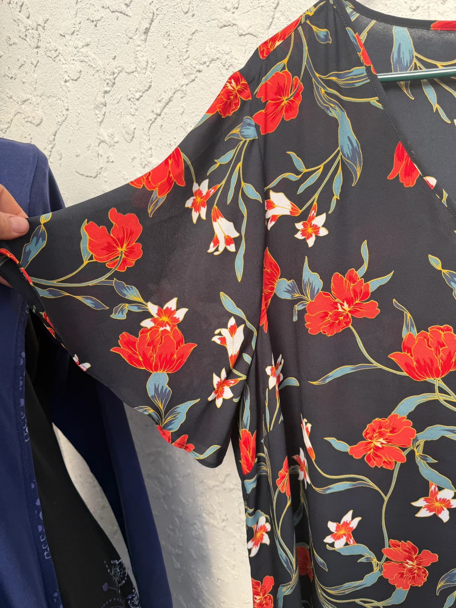 Wild Child Floral V-Neck Blouse, Black and Red, Size 26 — photo 5 of 8