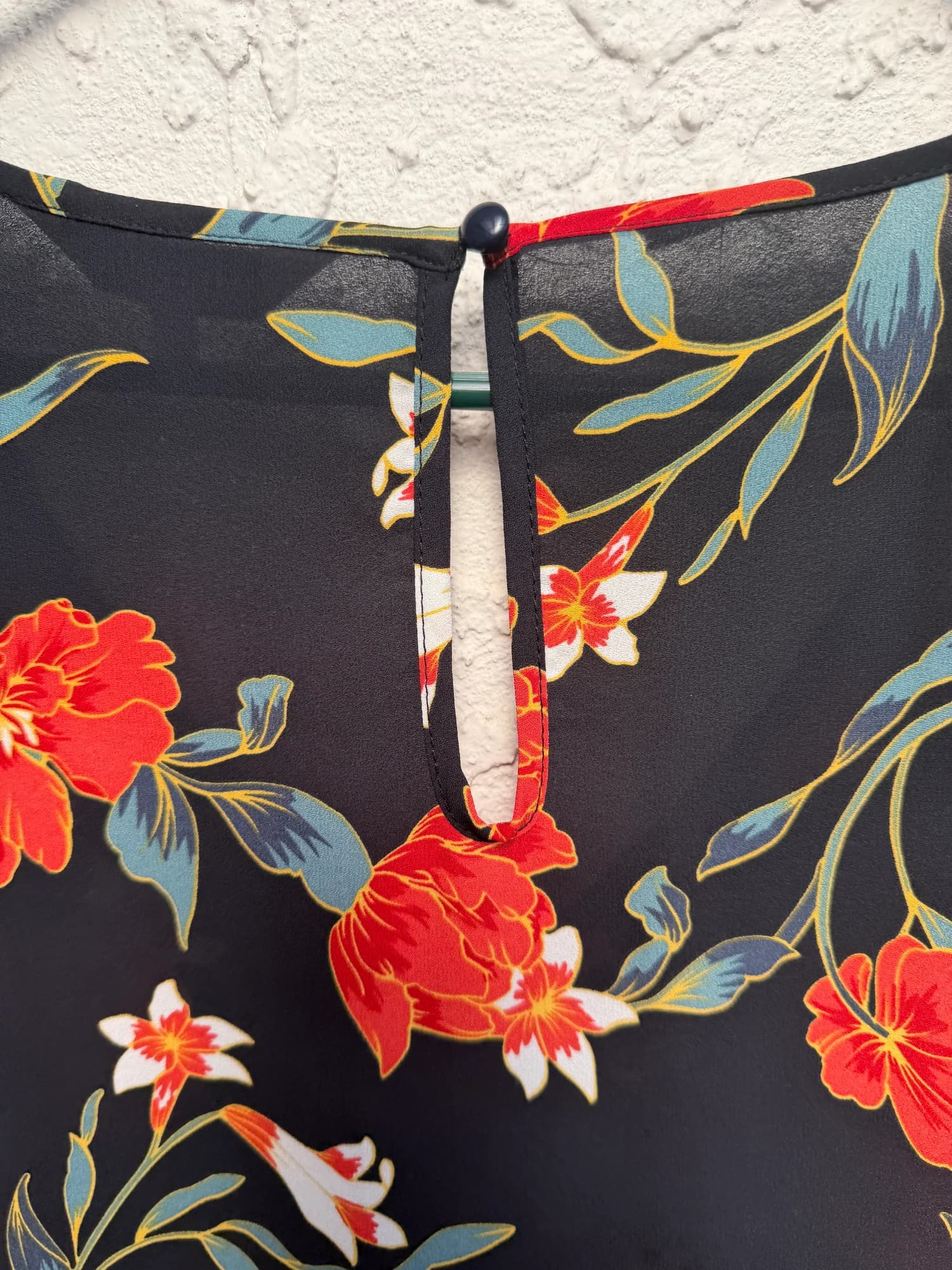 Wild Child Floral V-Neck Blouse, Black and Red, Size 26 — photo 6 of 8