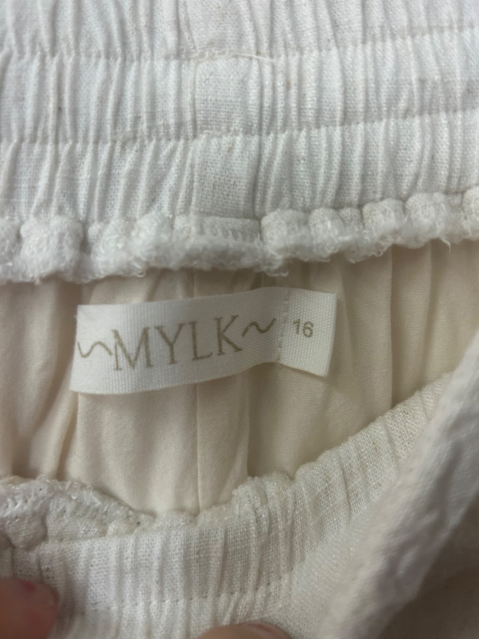 MYLK Cream Linen Blend Drawstring Shorts Size 16 — photo 2 of 3