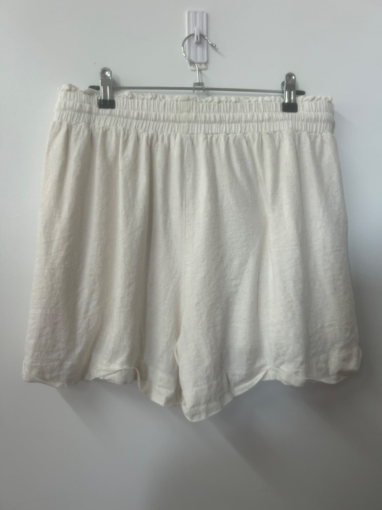 MYLK Cream Linen Blend Drawstring Shorts Size 16 — photo 3 of 3