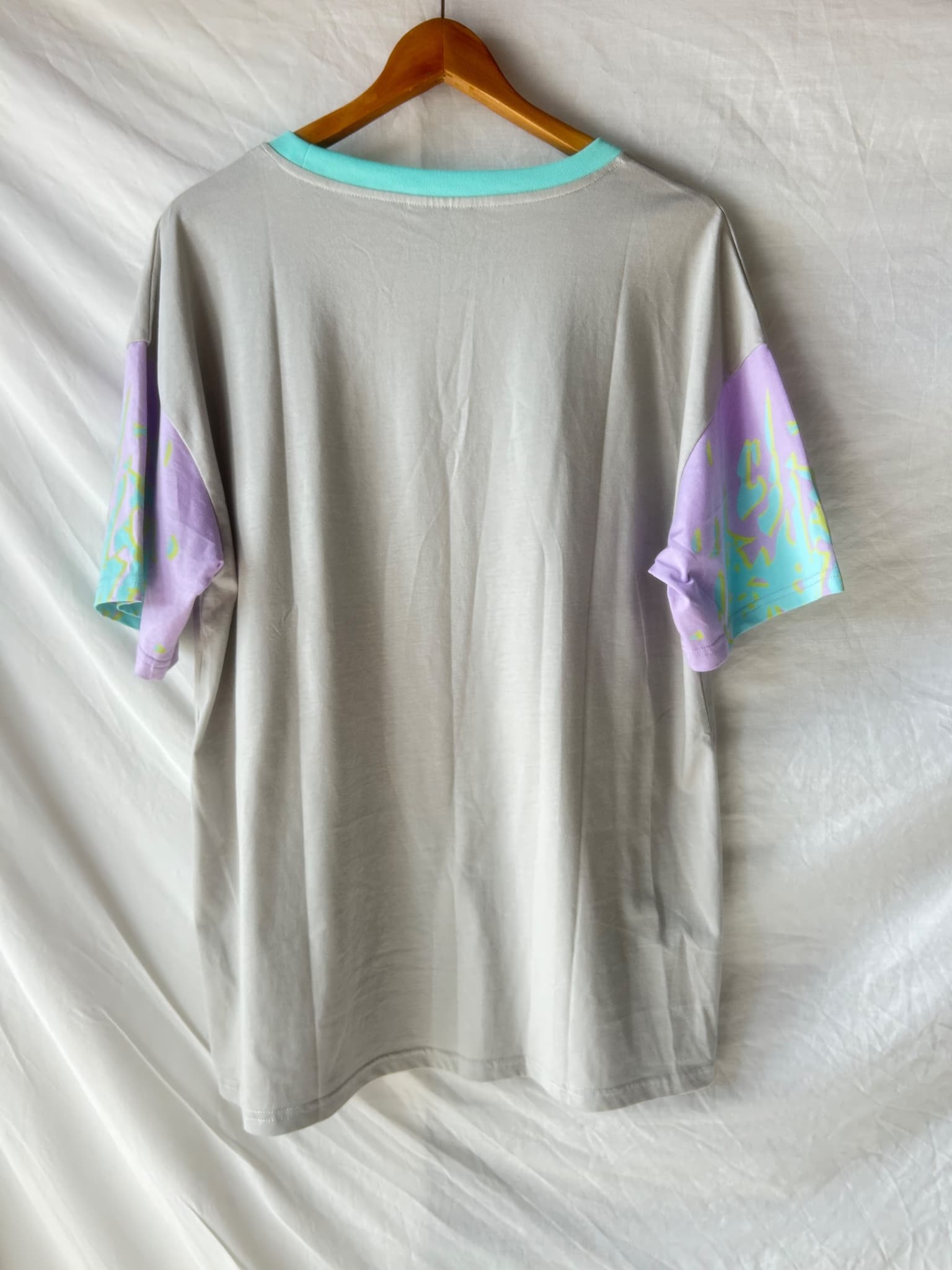ONLY LOVERS LEFT Graphic T-Shirt Pastel Print Grey XS/S — photo 5 of 5
