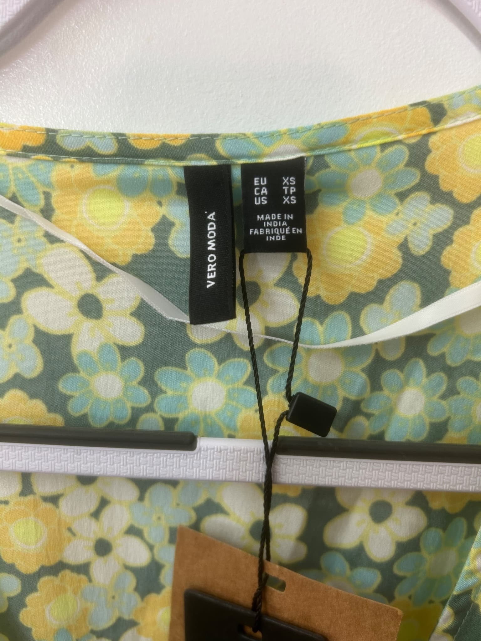 Vero Moda Floral Wrap Dress With Ruffle Hem - Size XS — photo 3 of 4