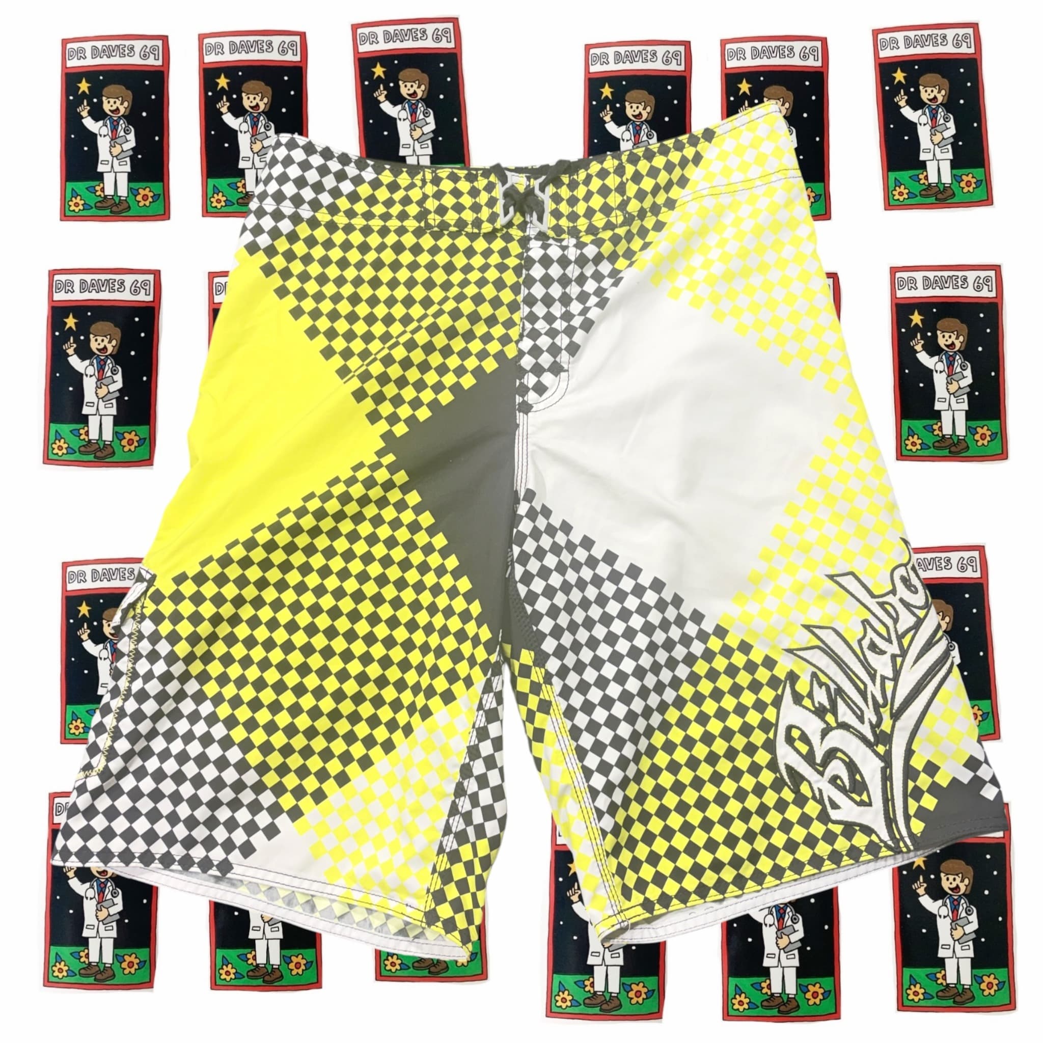 Billabong Men's Checkered Boardshorts Yellow Grey White Size 32 — photo 1 of 5