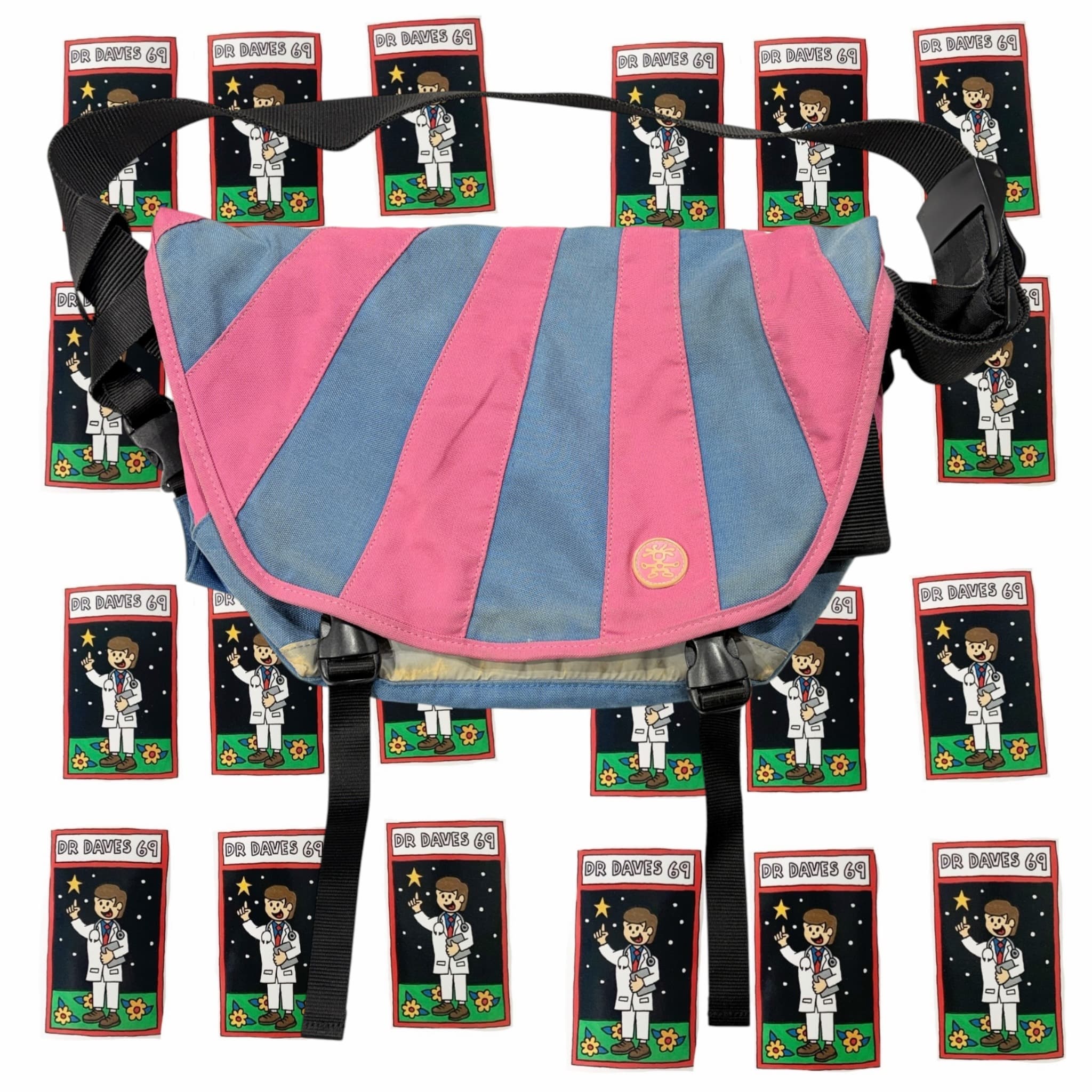 Crumpler The Barney Rustle Blanket Messenger Bag Blue Pink — photo 1 of 8