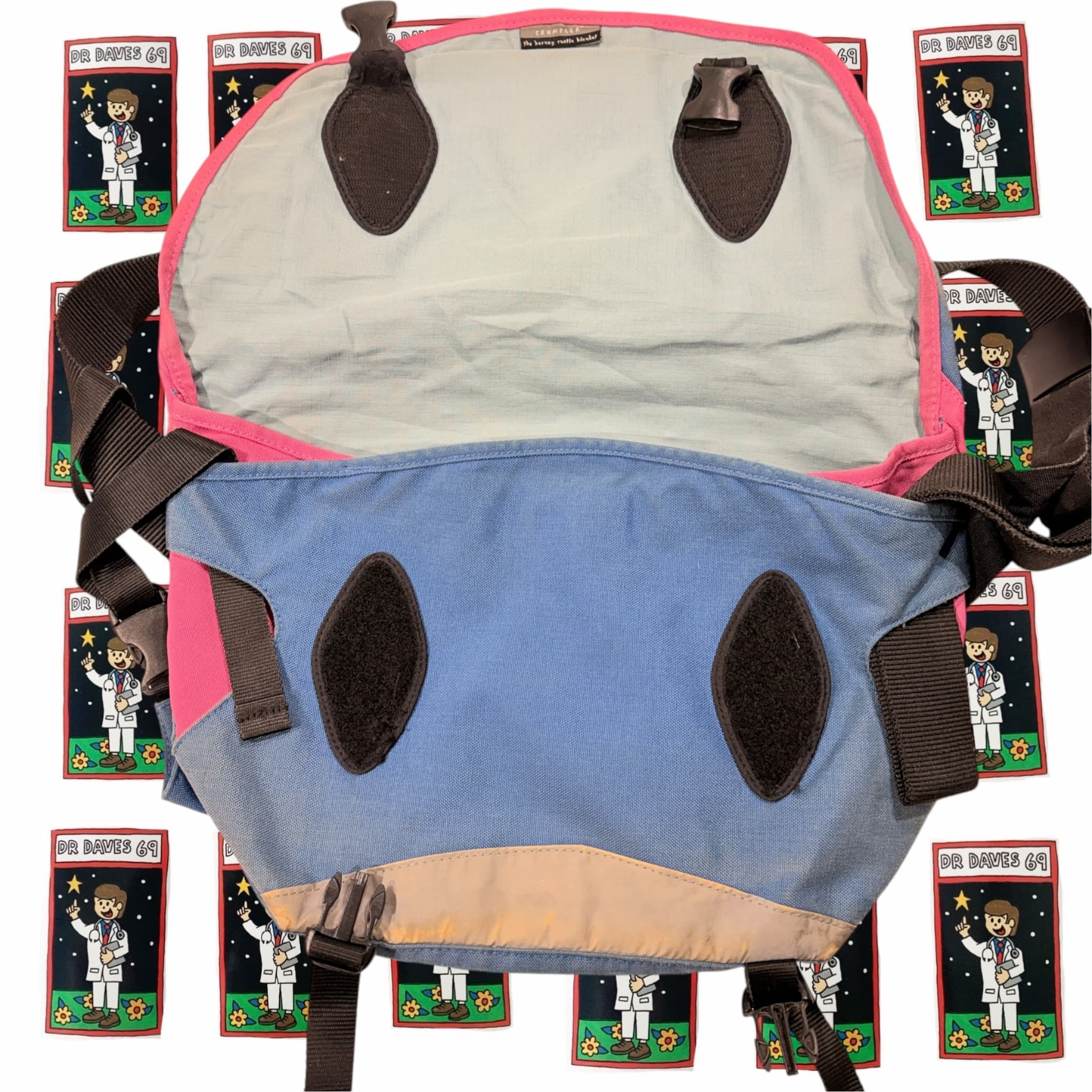 Crumpler The Barney Rustle Blanket Messenger Bag Blue Pink — photo 3 of 8