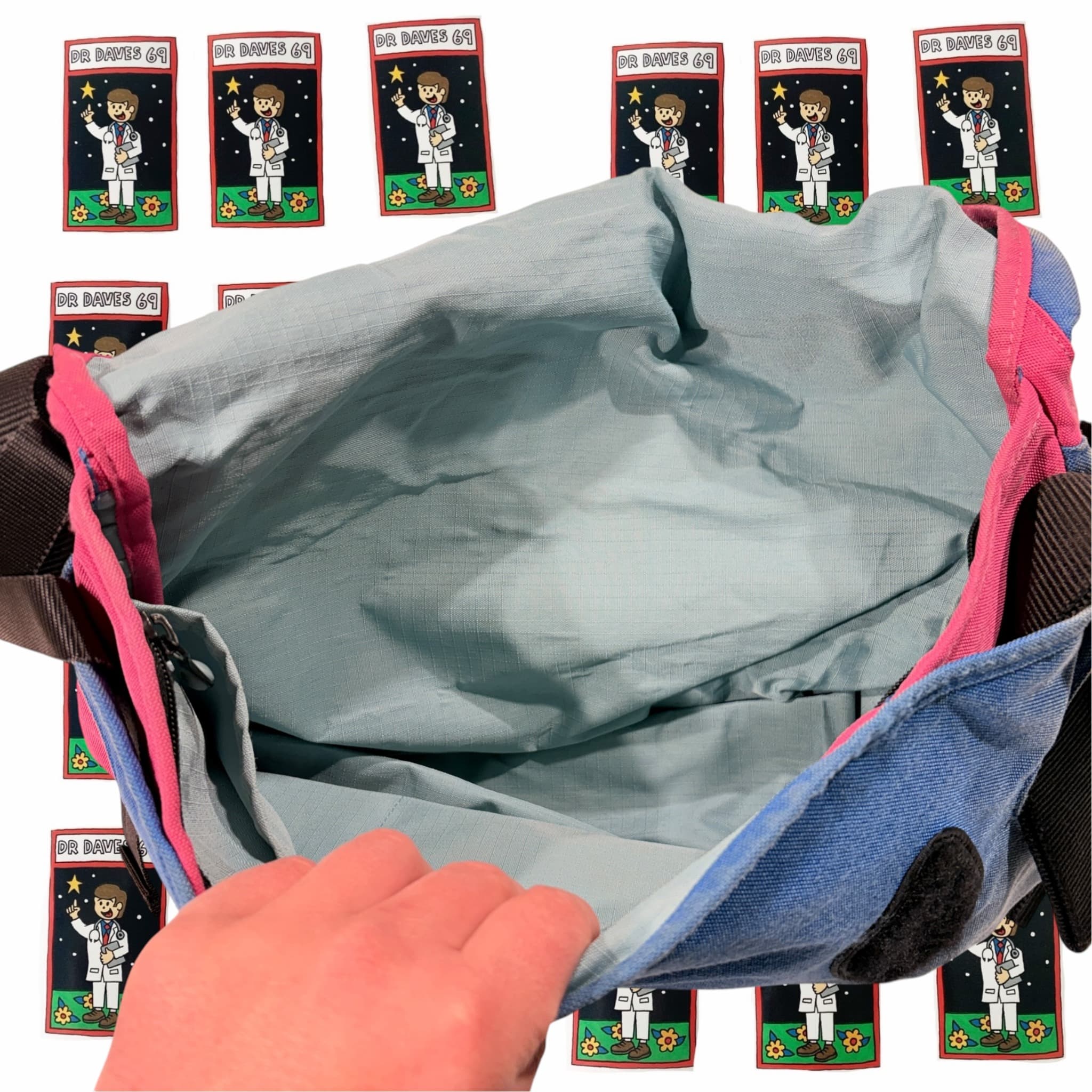 Crumpler The Barney Rustle Blanket Messenger Bag Blue Pink — photo 4 of 8