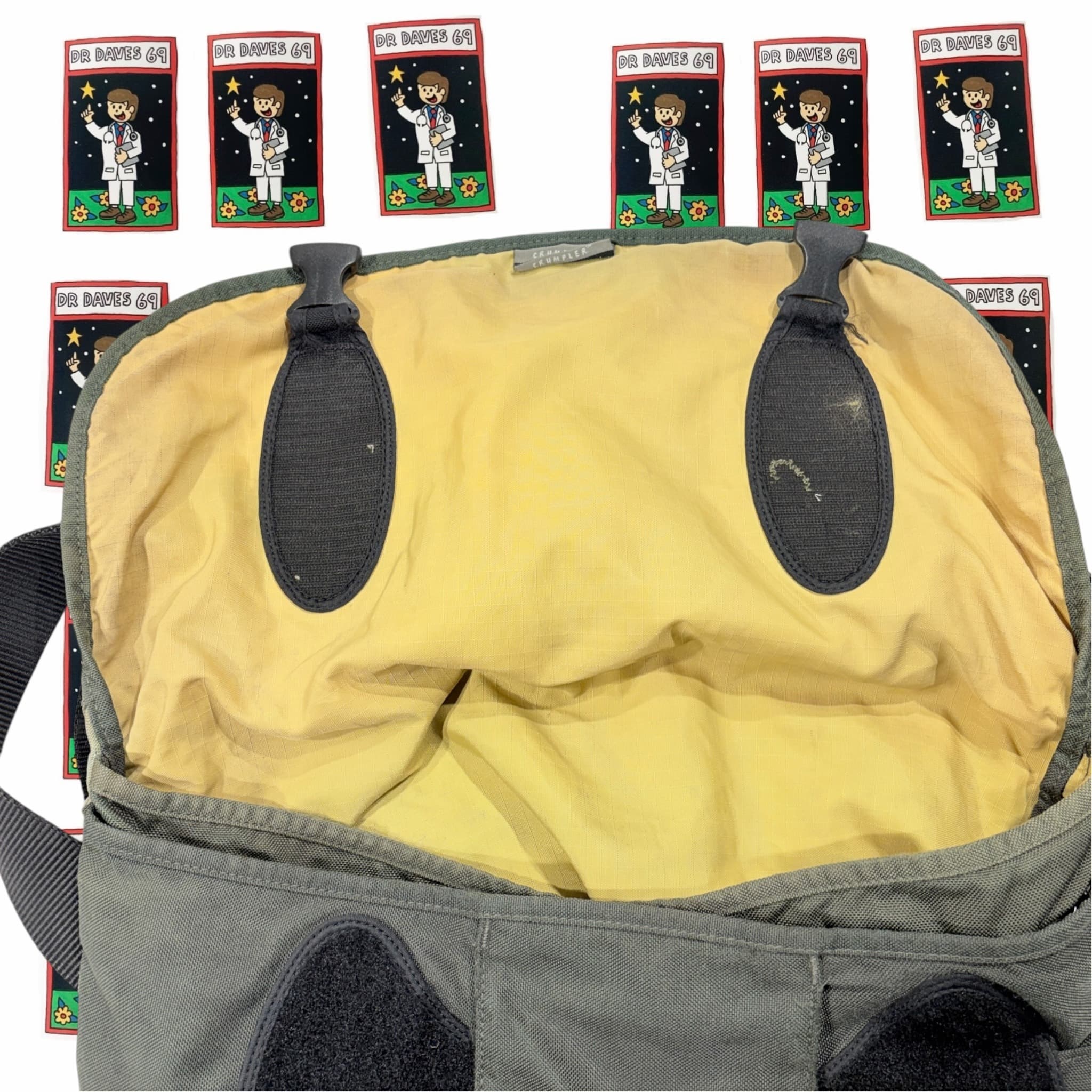 Crumpler The Barney Rustle Blanket Messenger Bag Green Striped — photo 4 of 8