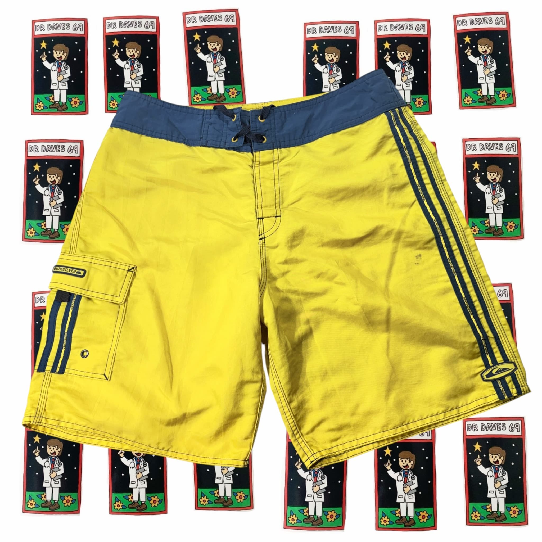 Quiksilver Men's Yellow & Navy Boardshorts Size 32 — photo 1 of 6