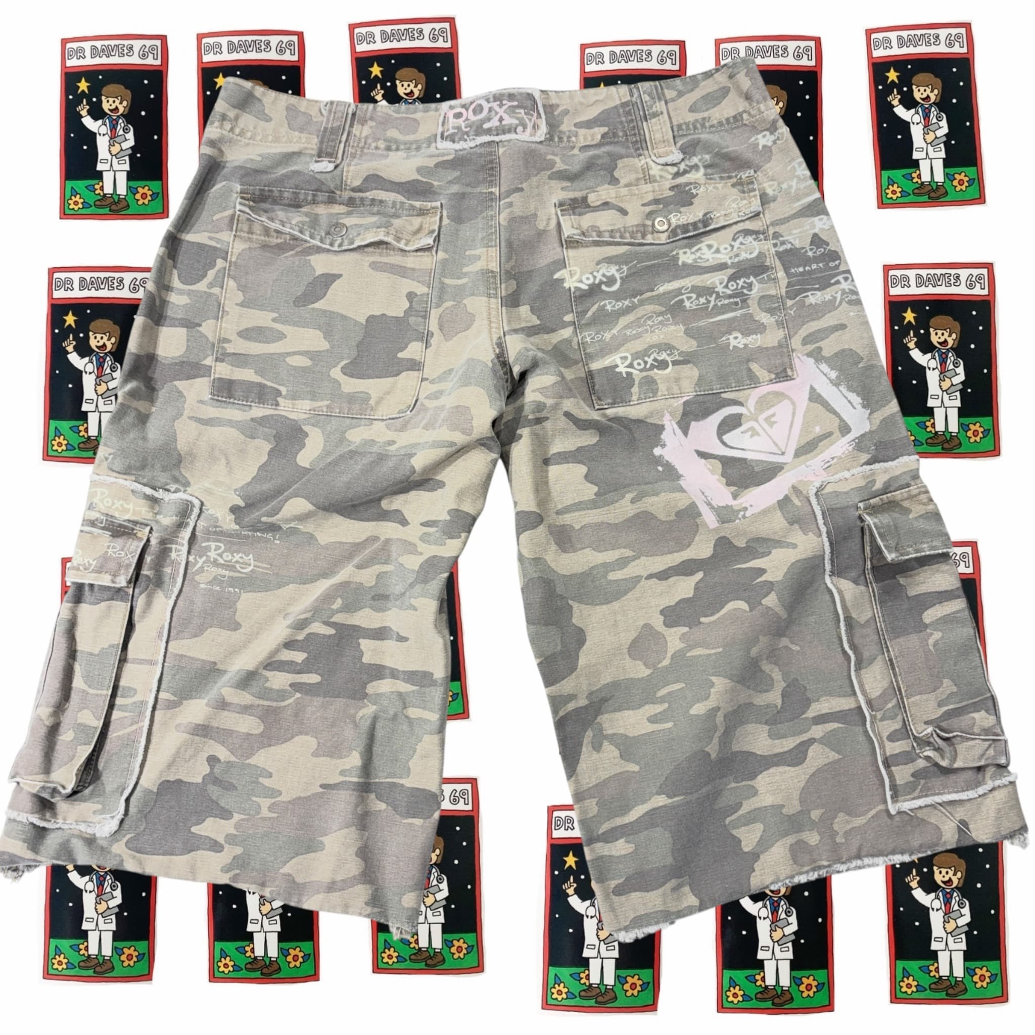 Roxy Y2K Camo Cargo Shorts Ladies Size 10 — photo 3 of 5