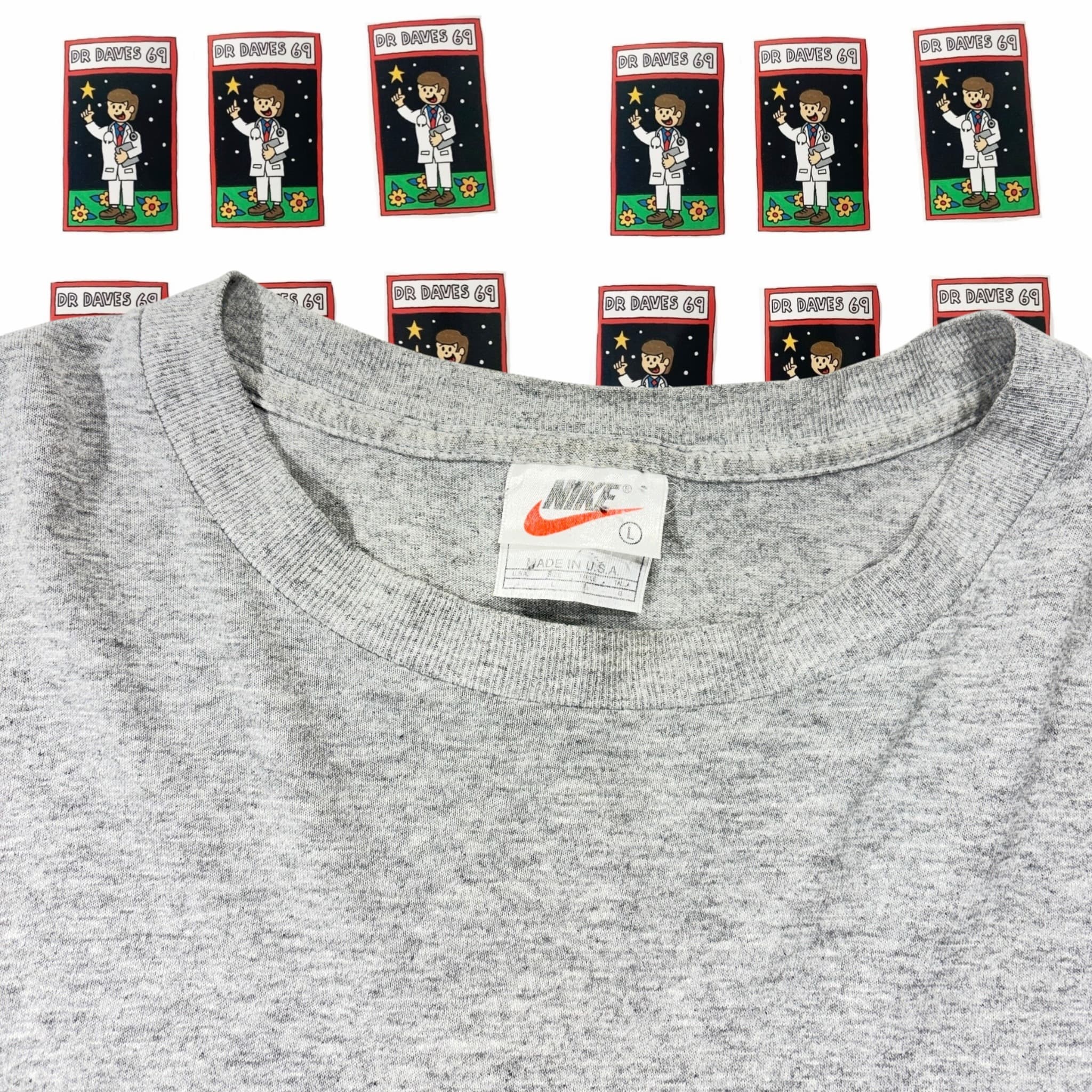 Vintage 90s Nike Niketown USA Grey T-Shirt — photo 3 of 6