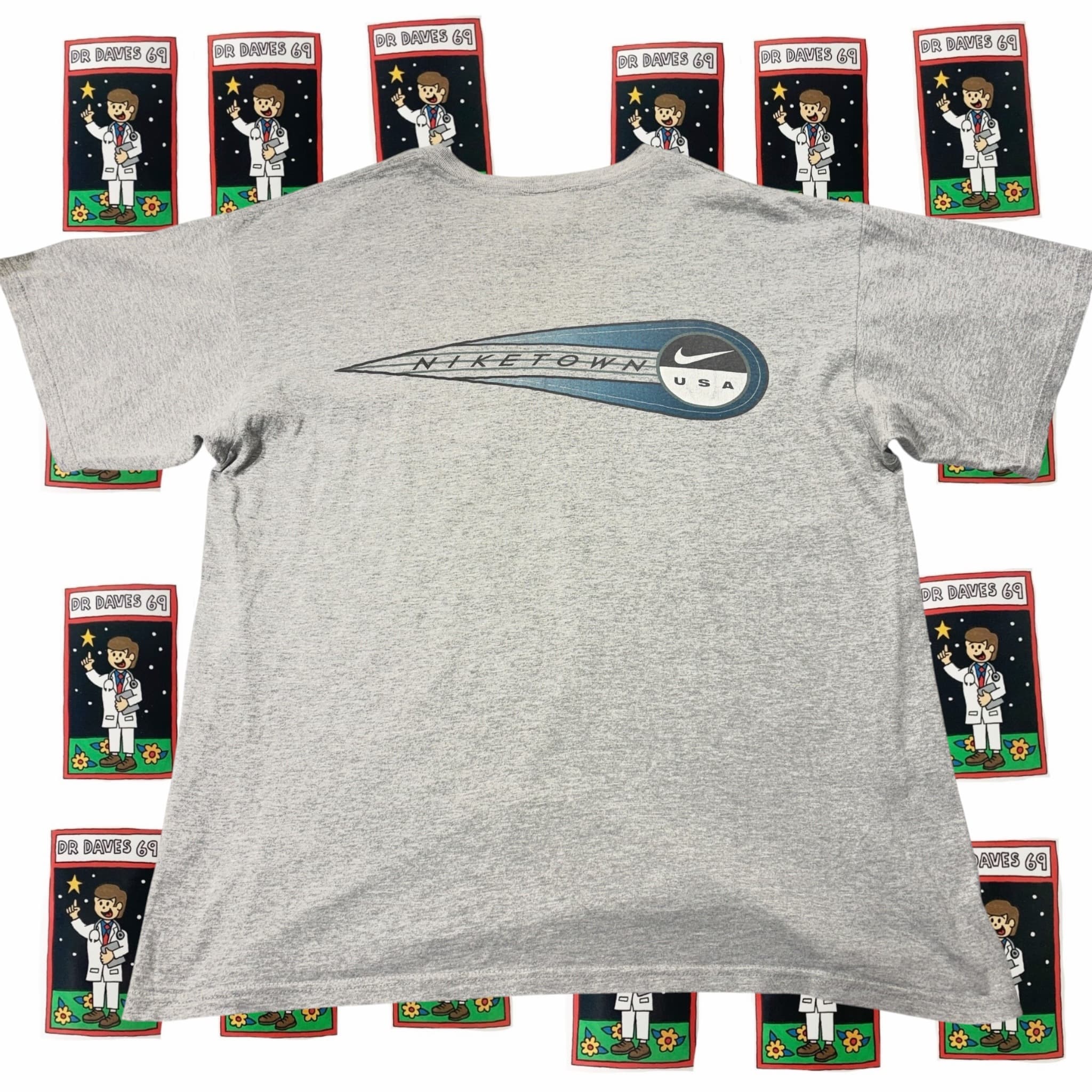 Vintage 90s Nike Niketown USA Grey T-Shirt — photo 4 of 6