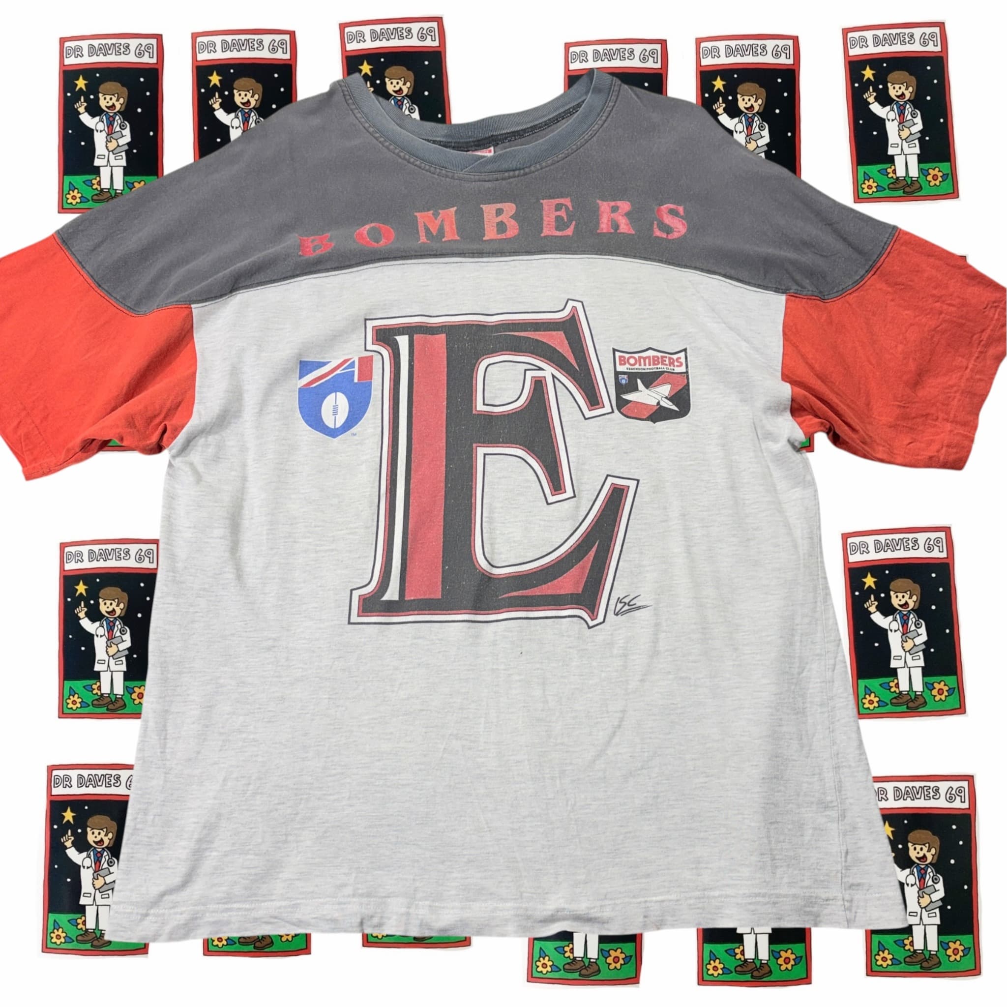 Vintage Essendon Bombers AFL T-Shirt Size XL — photo 1 of 7