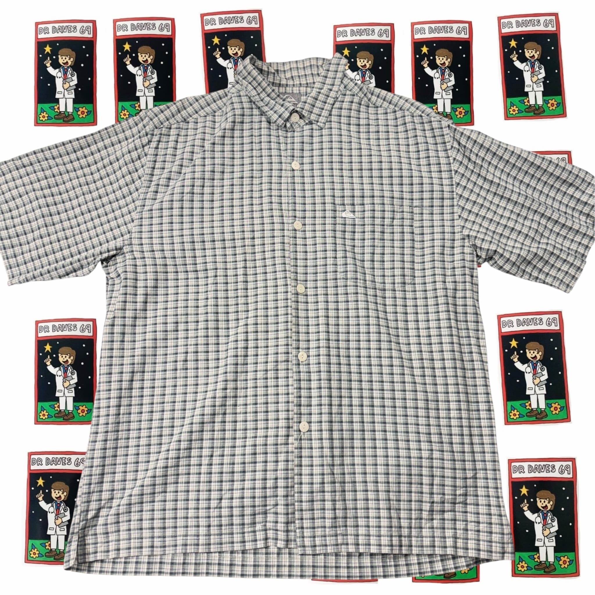 Vintage Quiksilver Plaid Short Sleeve Button Down Shirt Size L — photo 1 of 4
