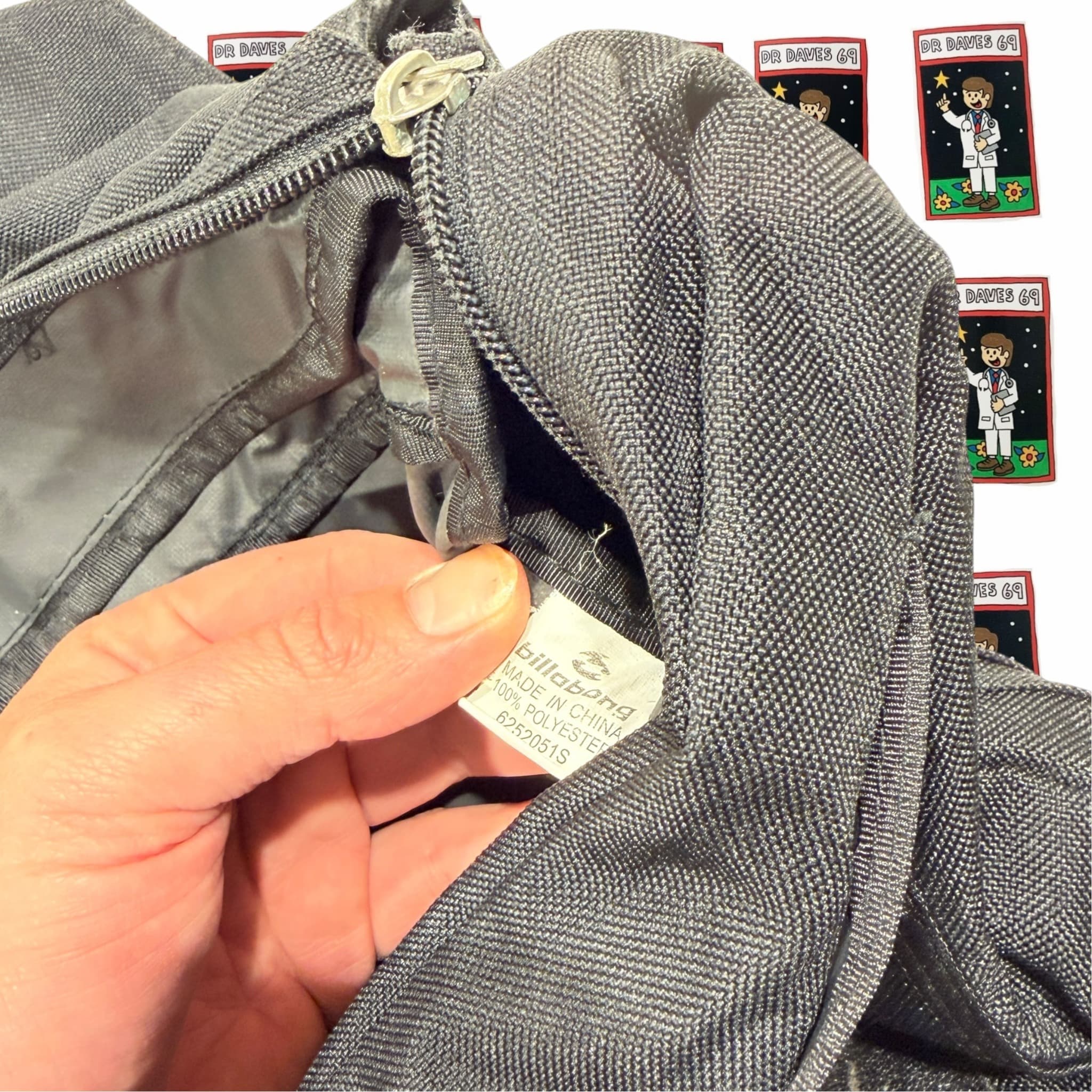 Vintage Y2K Billabong Messenger Bag Grey Pink Logo — photo 3 of 5