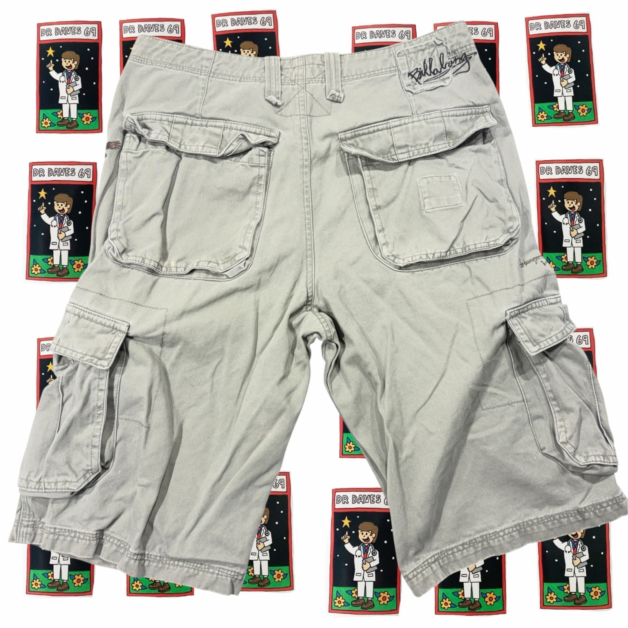Y2k Billabong Cargo Walkshorts Size 30 — photo 3 of 6