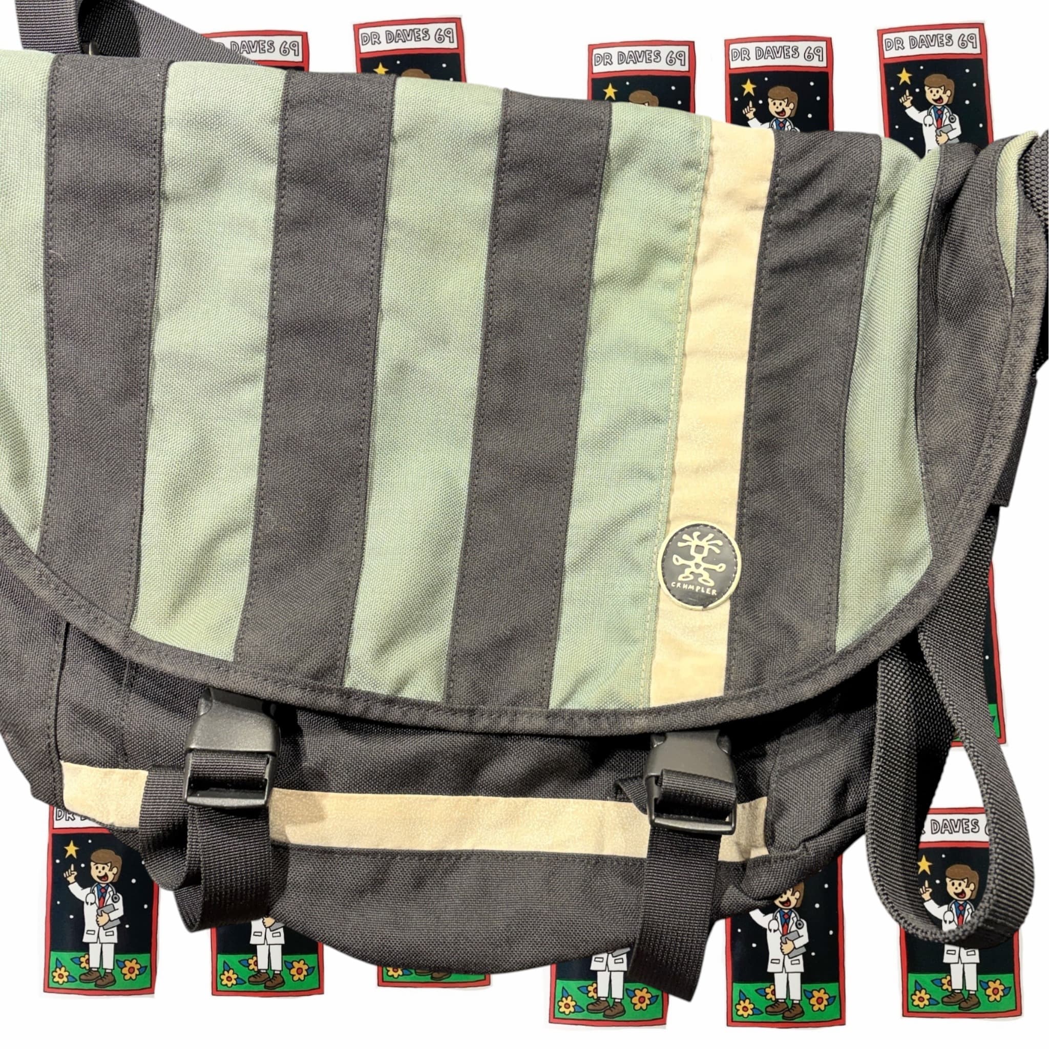 Y2K Crumpler Wonder Weanie Messenger Bag — photo 2 of 7