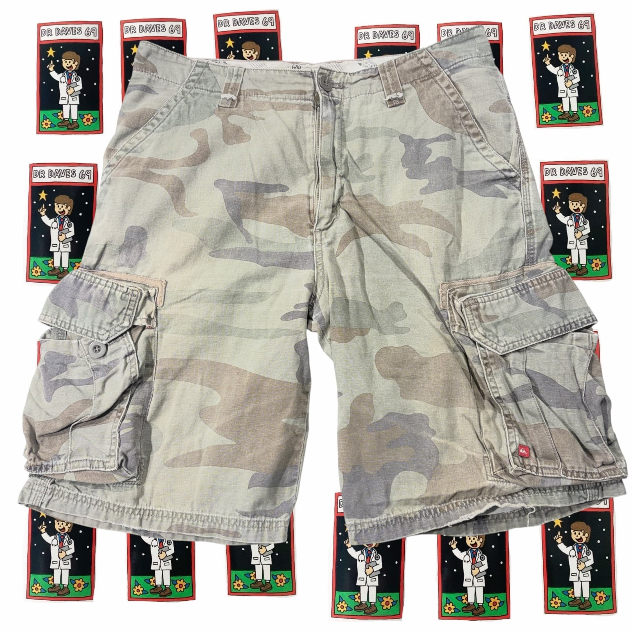 Y2K Quiksilver Camo Cargo Shorts Size 32 — photo 1 of 5