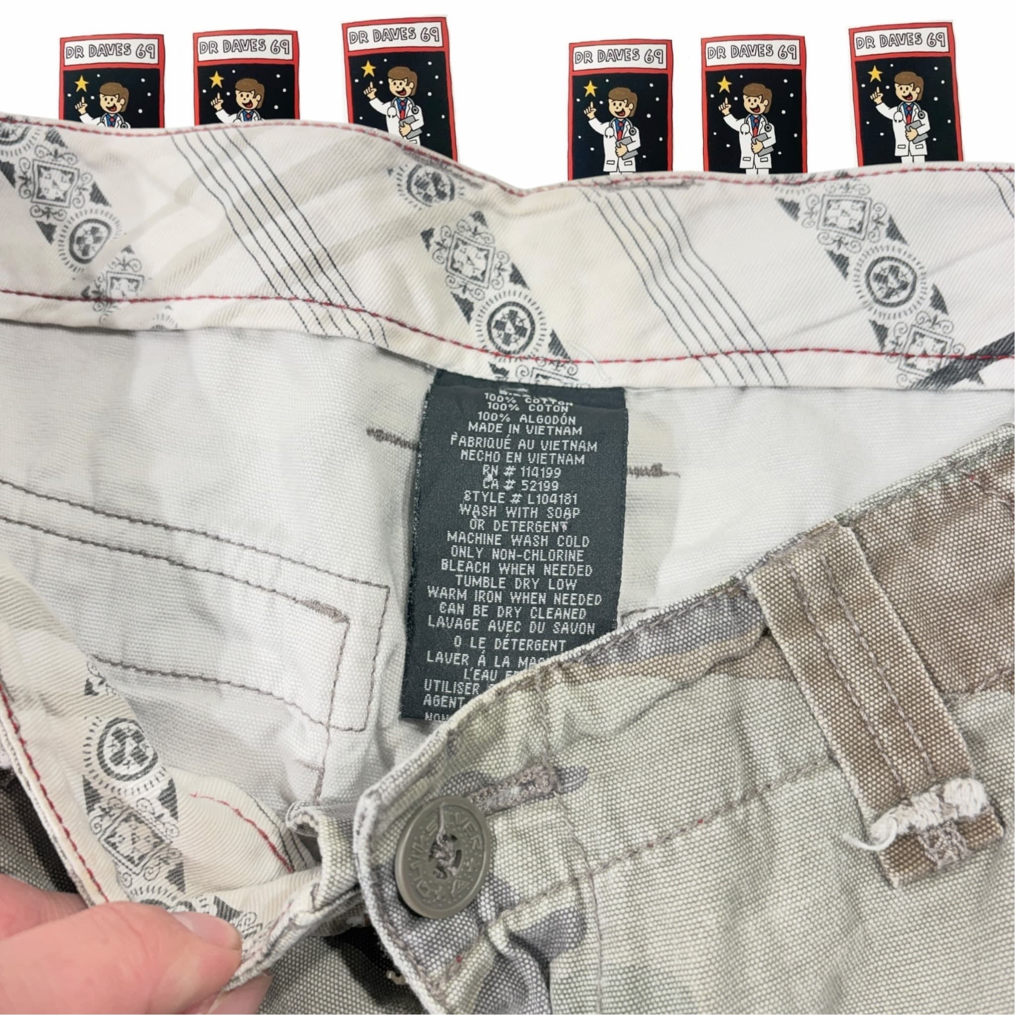 Y2K Quiksilver Camo Cargo Shorts Size 32 — photo 2 of 5