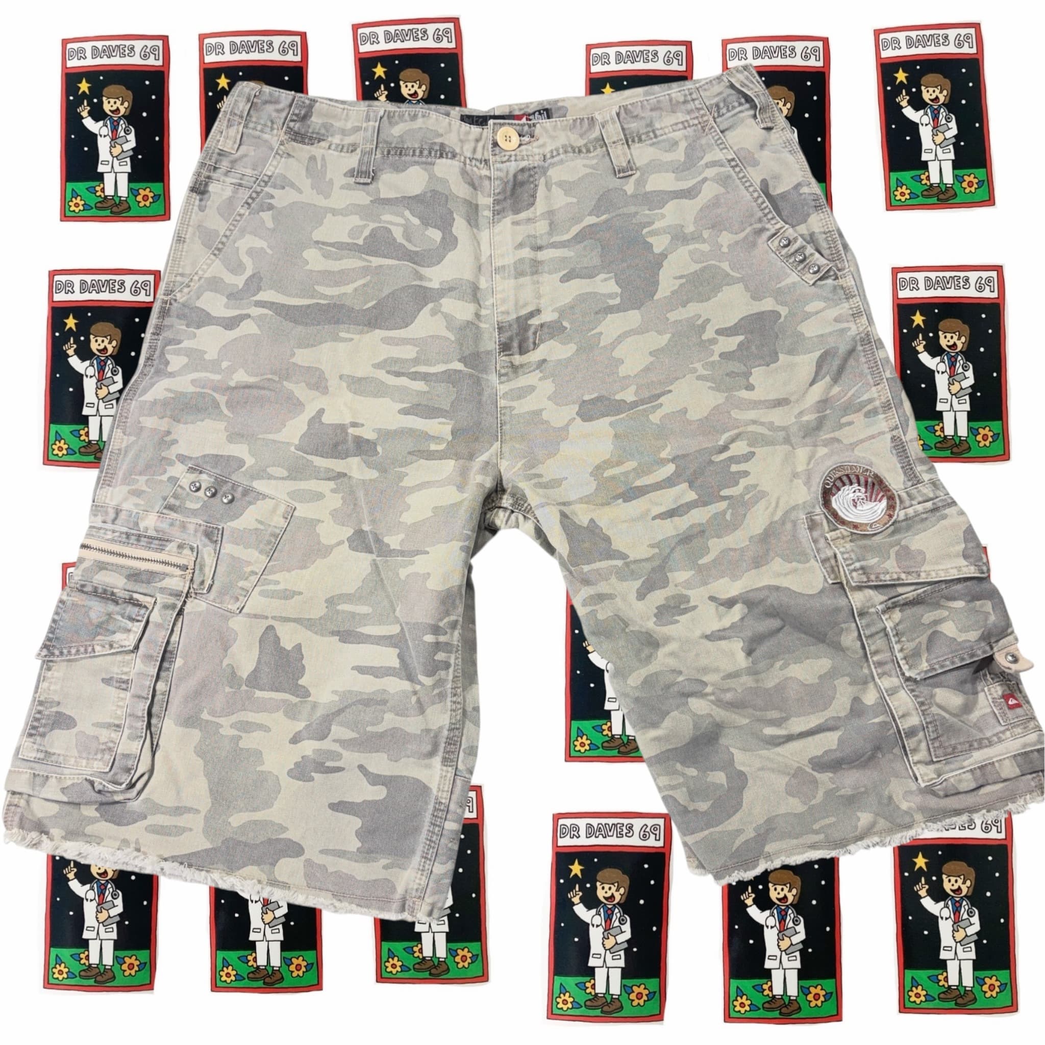 Y2K Quiksilver Camo Cargo Shorts Size 36 — photo 1 of 5