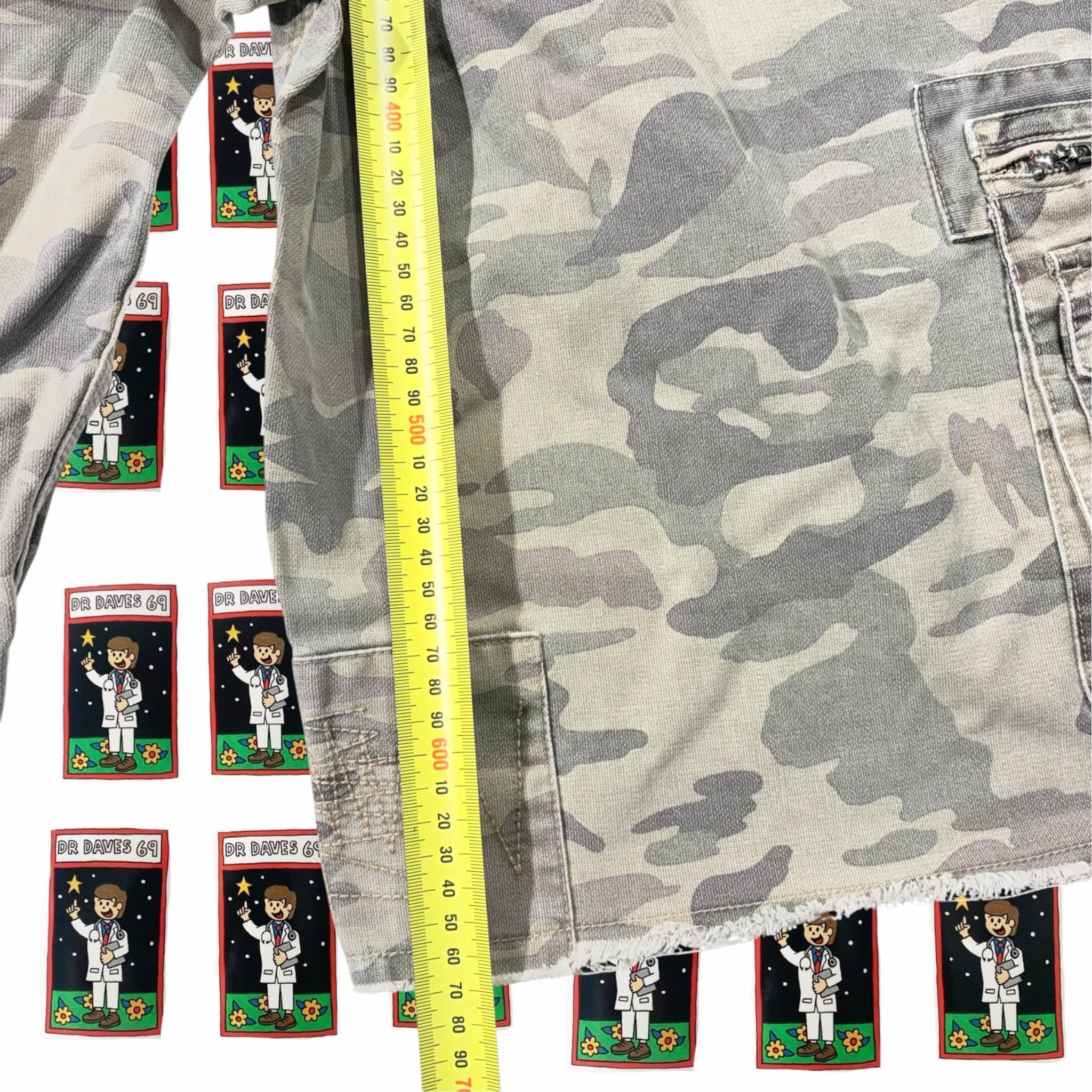 Y2K Quiksilver Camo Cargo Shorts Size 36 — photo 5 of 5