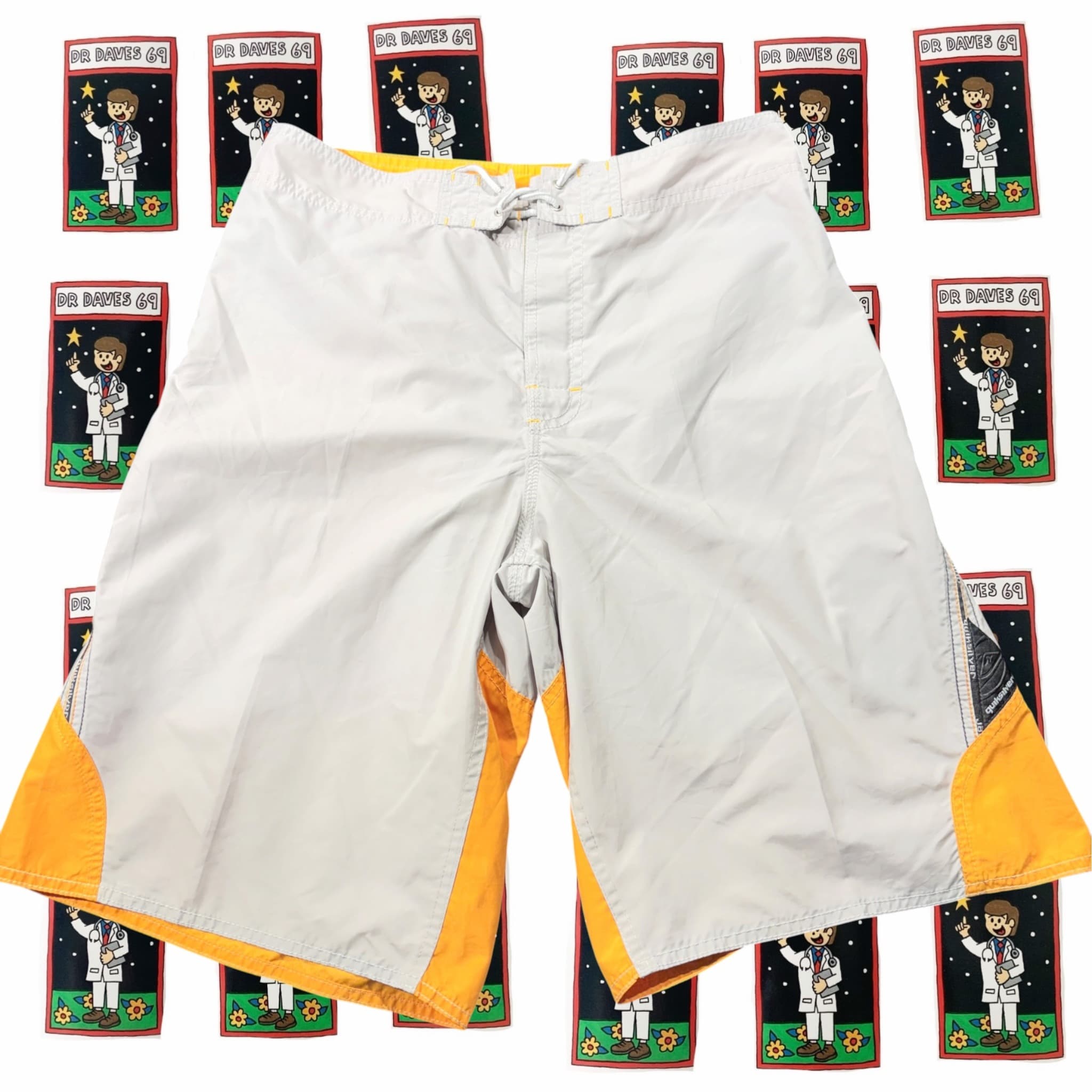 Y2K Quiksilver Men's Boardshorts Size 28-30 — photo 1 of 4