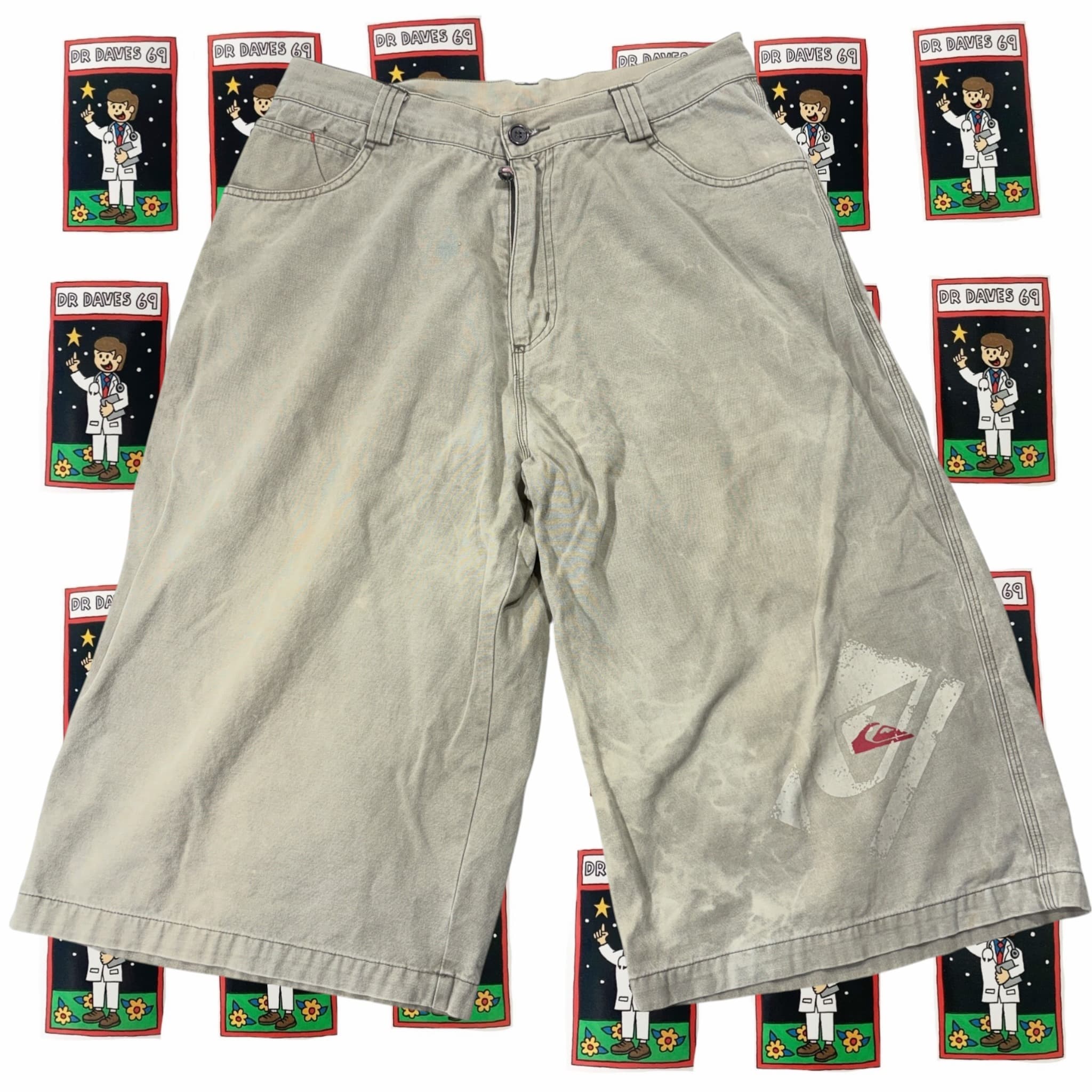Y2k Quiksilver Walkshorts Size 30 tag 32 fits 28-30 — photo 1 of 6