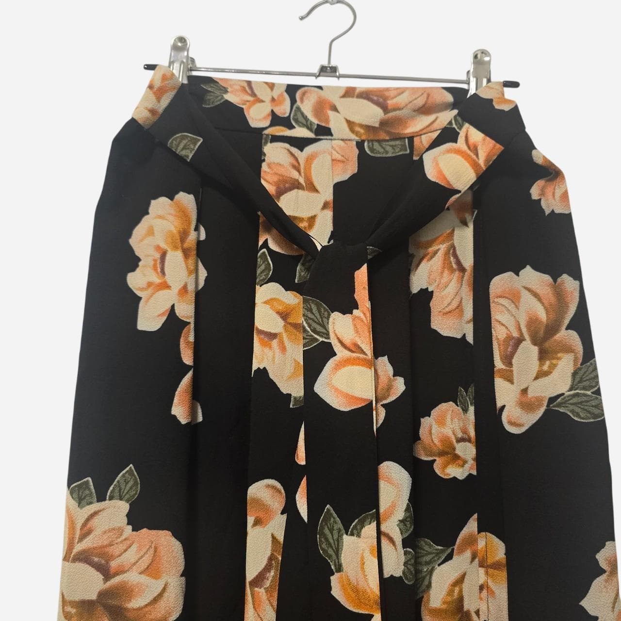 Ally Fashion Black Flared Floral Pants — photo 3 of 6
