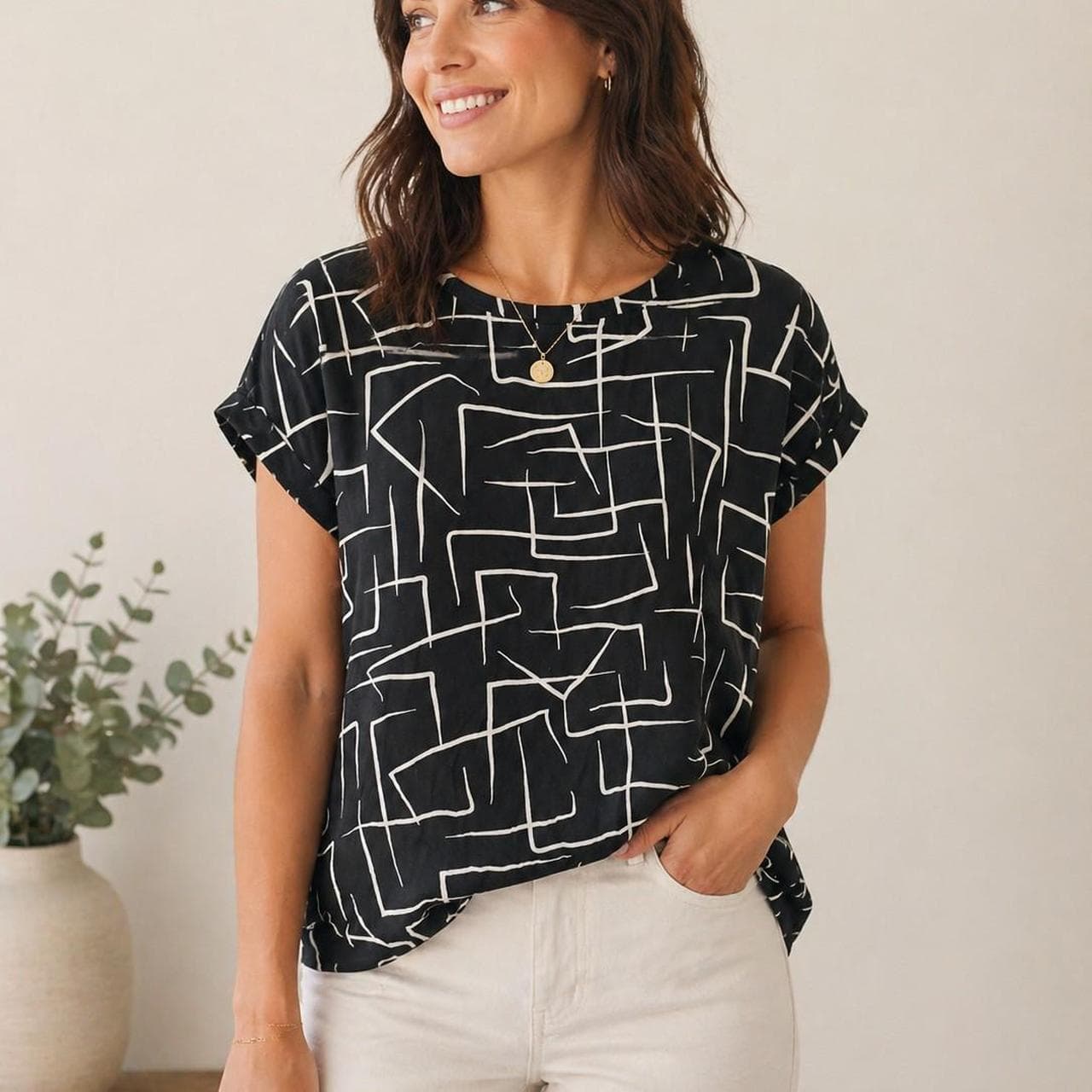 millers black and white patterned blouse stretchy top โ photo 1 of 4