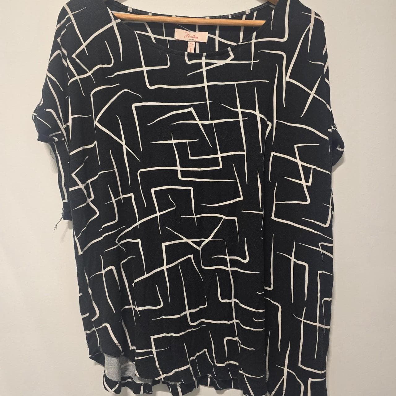 millers black and white patterned blouse stretchy top โ photo 2 of 4