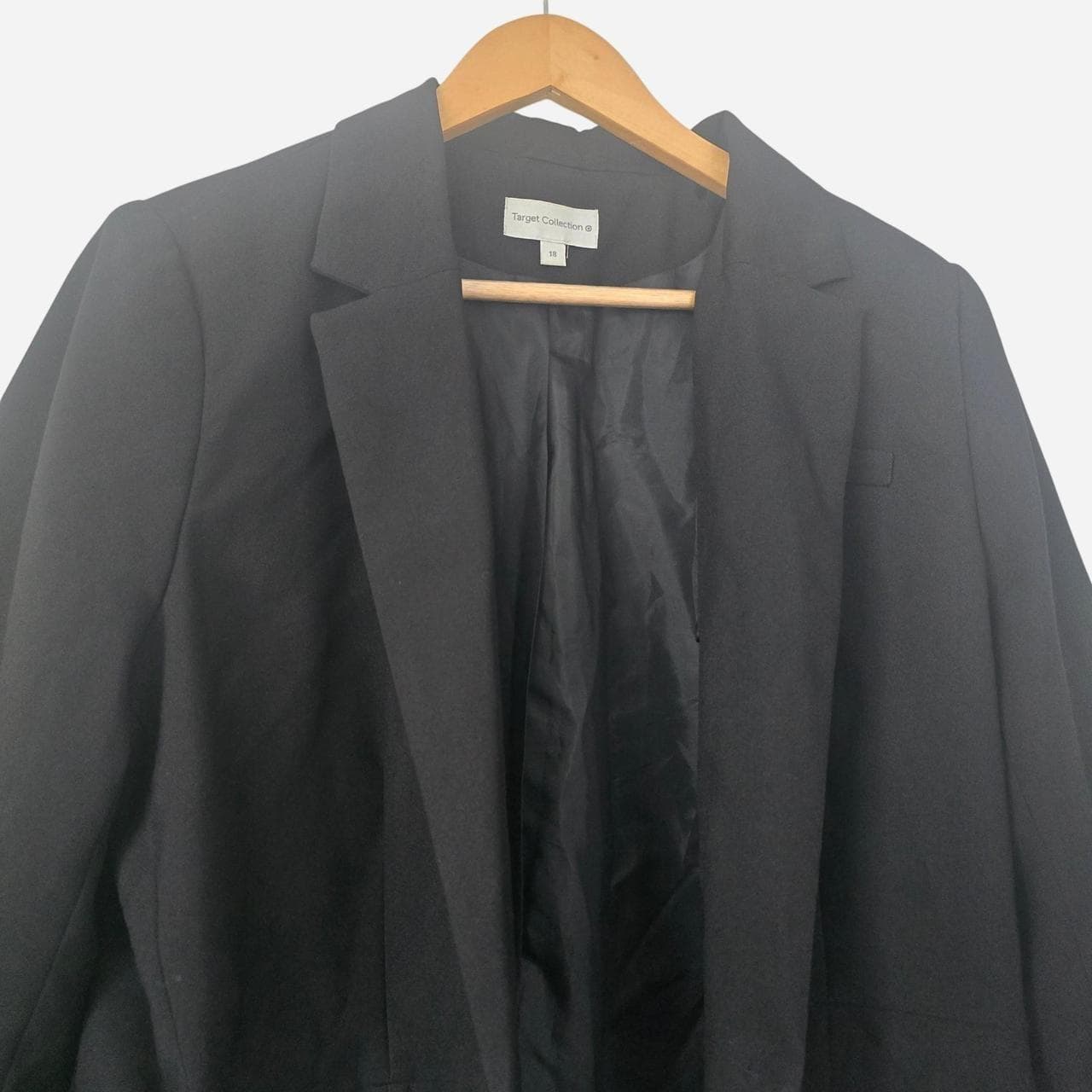 target black blazer jacket tailored minimalist — photo 3 of 7