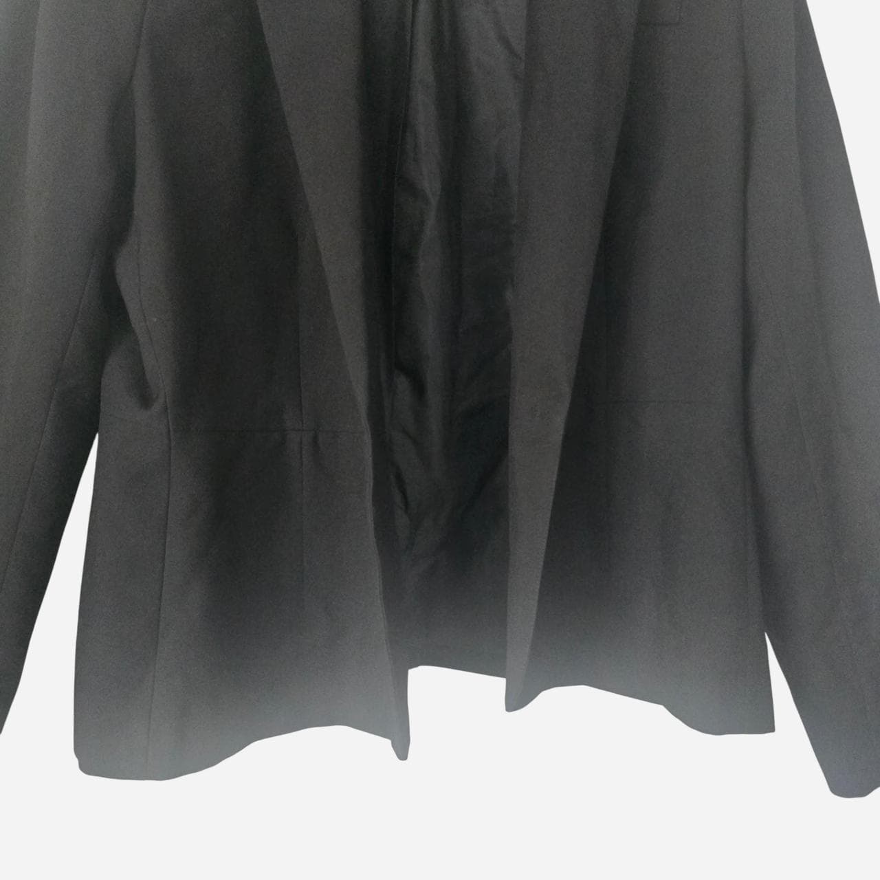 target black blazer jacket tailored minimalist — photo 4 of 7
