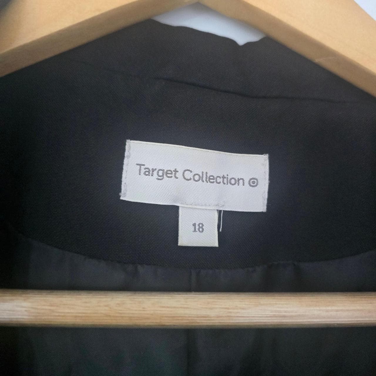 target black blazer jacket tailored minimalist — photo 6 of 7