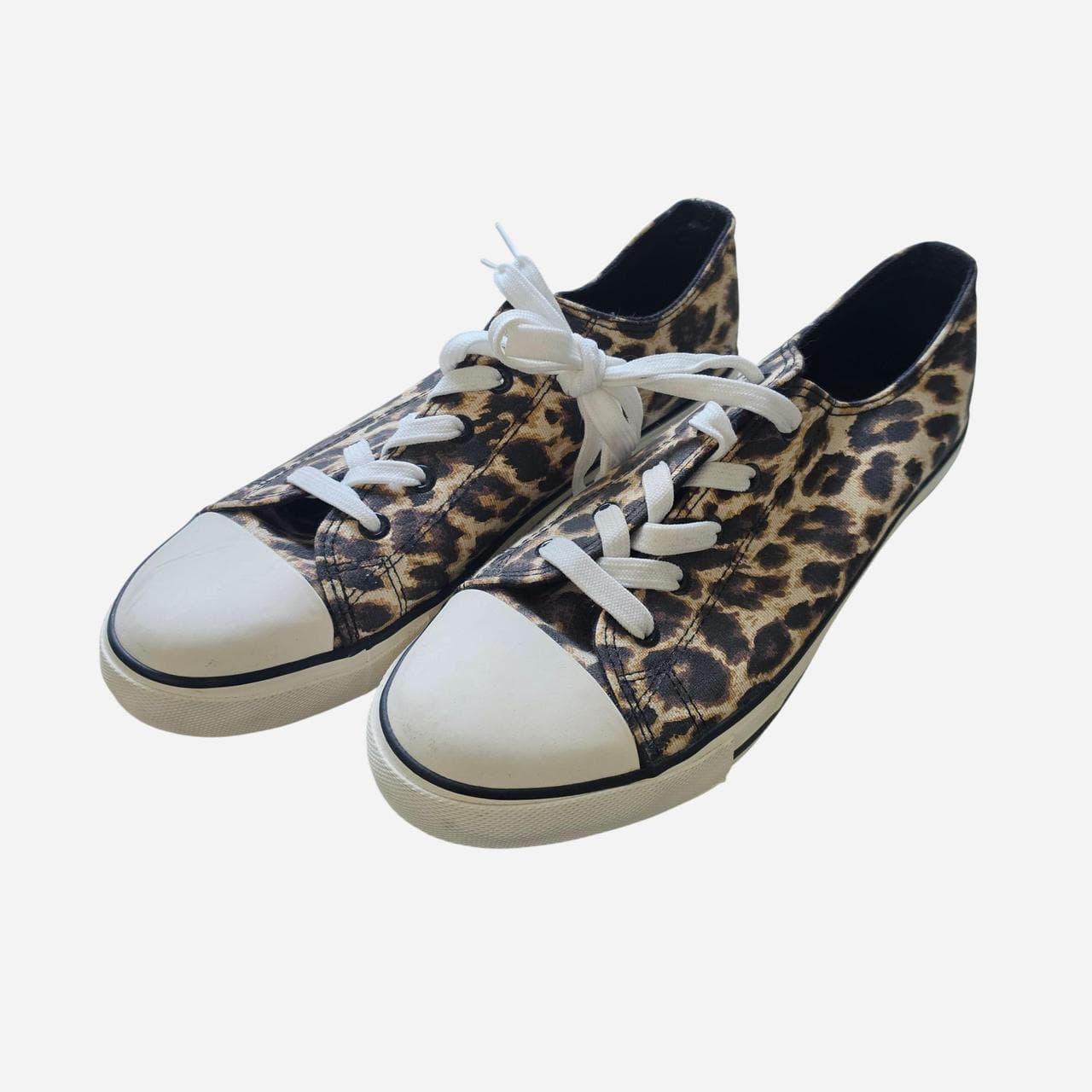 Brilliant Basics Leopard Print Canvas Lace Up Sneakers โ photo 1 of 7