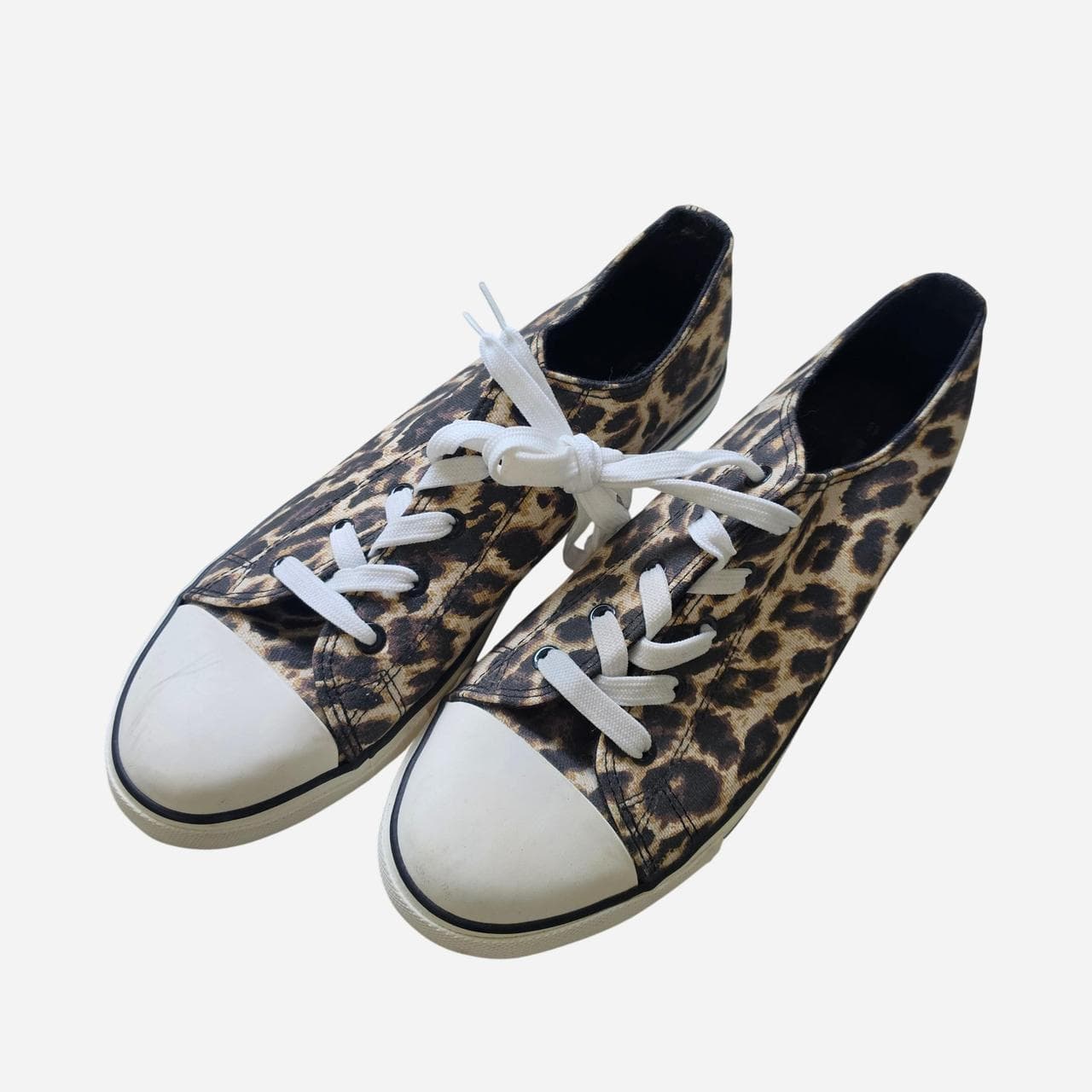 Brilliant Basics Leopard Print Canvas Lace Up Sneakers โ photo 3 of 7