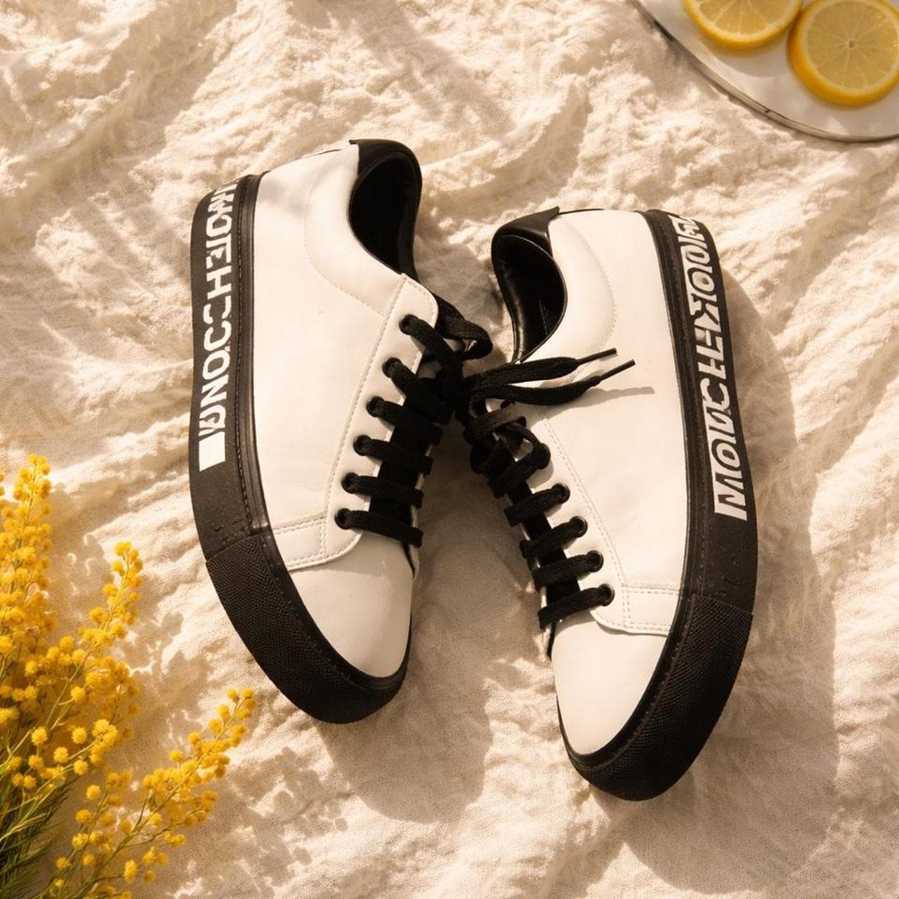 Zara Contrast Low Top Sneakers — photo 6 of 6