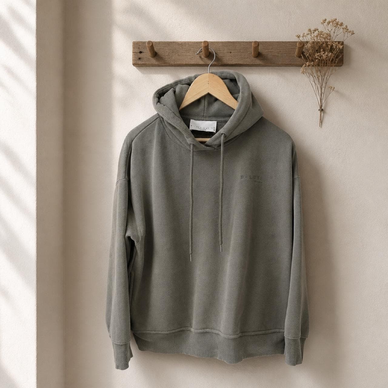 D-Luxe Basics By Decjuba Oversized Hoodie — photo 2 of 6