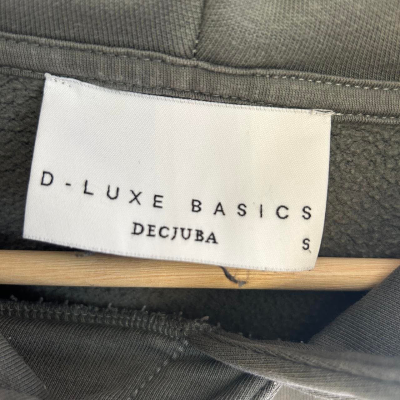 D-Luxe Basics By Decjuba Oversized Hoodie — photo 4 of 6