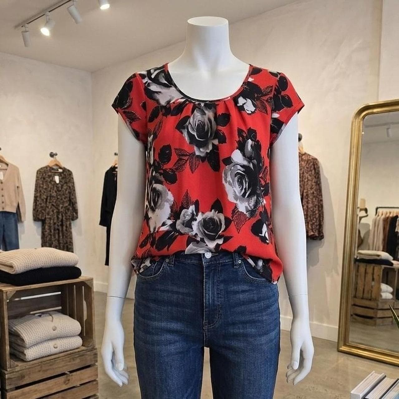Wallis Petite Red And Black Floral Blouse โ photo 1 of 5