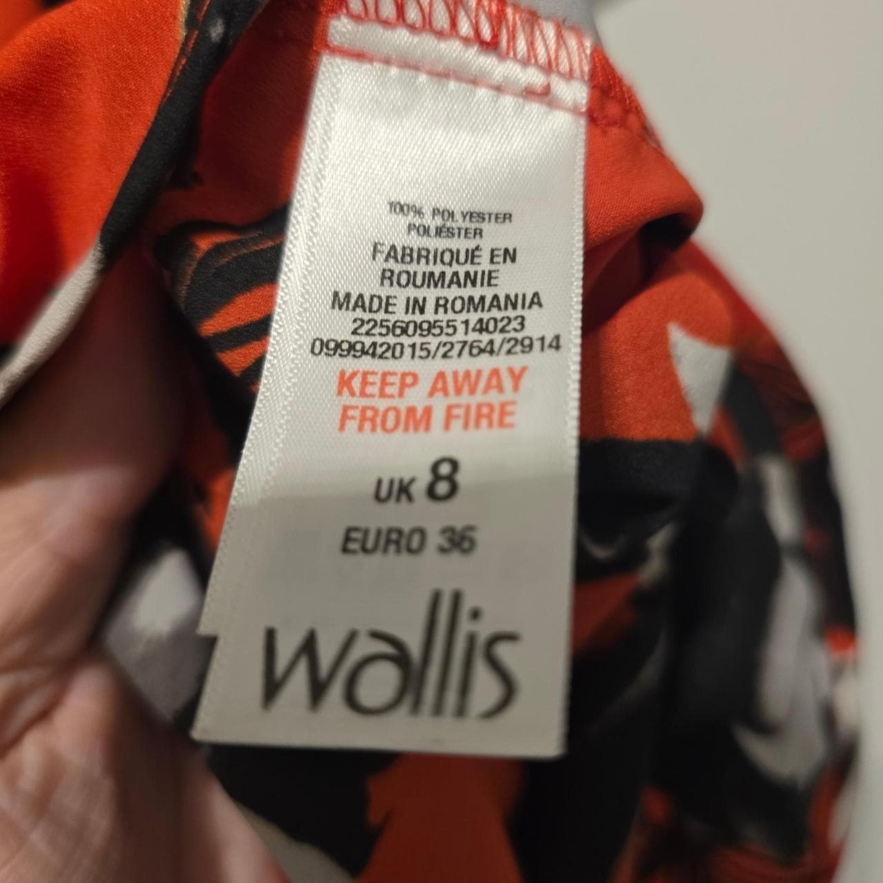 Wallis Petite Red And Black Floral Blouse โ photo 5 of 5
