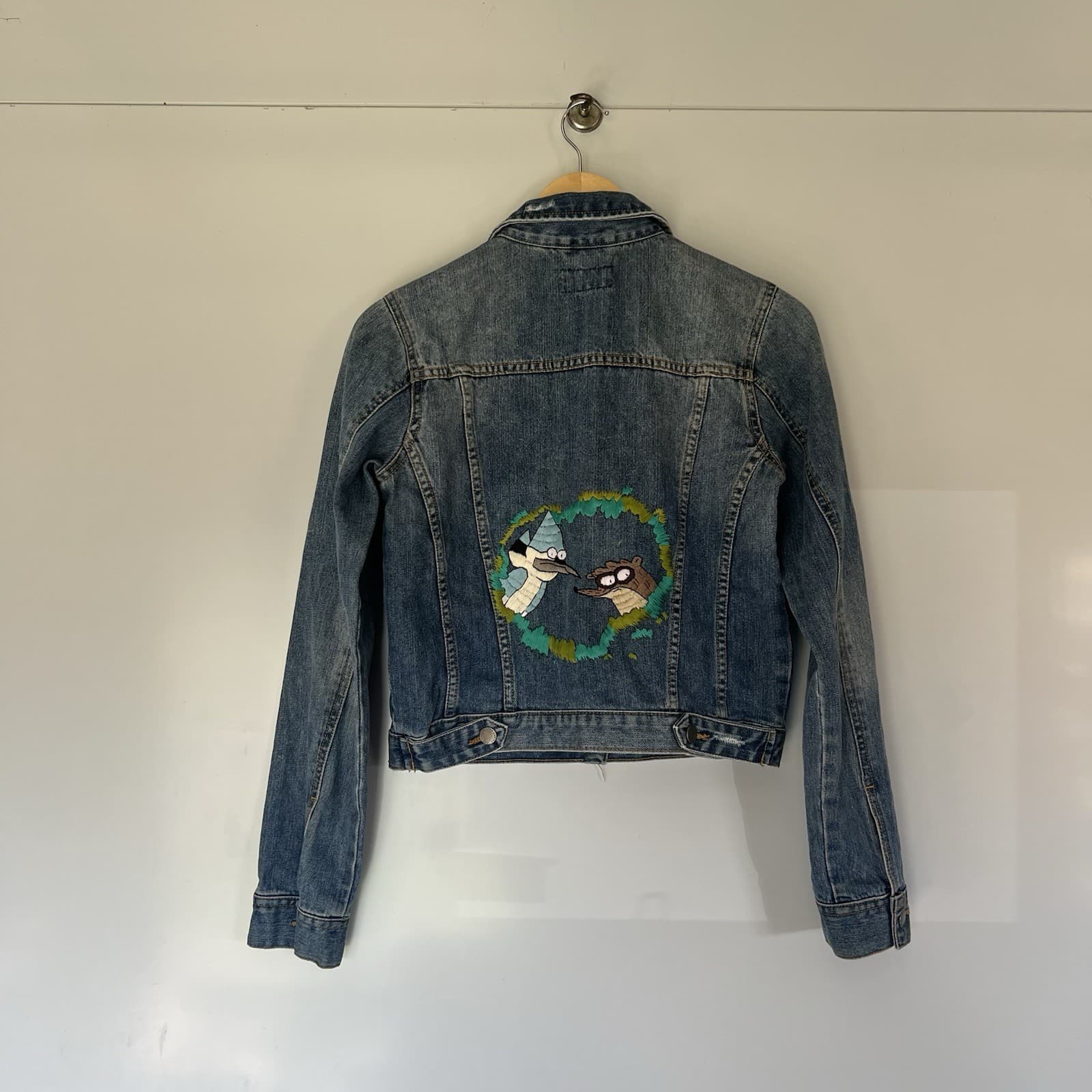 Dricoper Custom Hand Embroidered Regular Show Denim Jacket Blue Mordecai Rigby S — photo 9 of 11