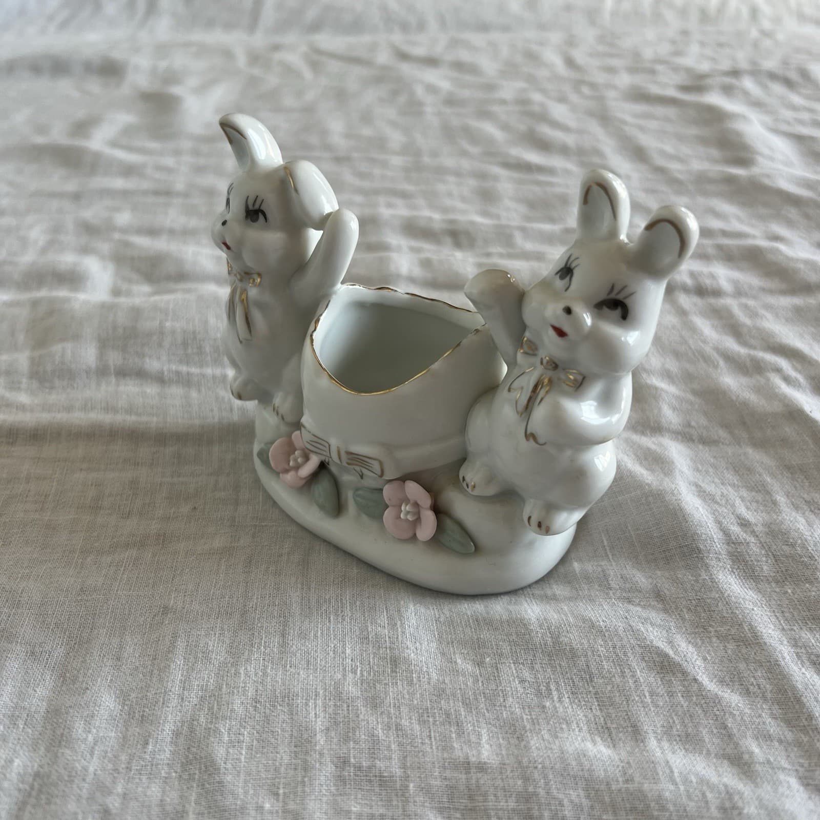 Vintage Ceramic Bunny Rabbit Egg Holder Coquette Cottagecore Kitsch Planter — photo 8 of 10