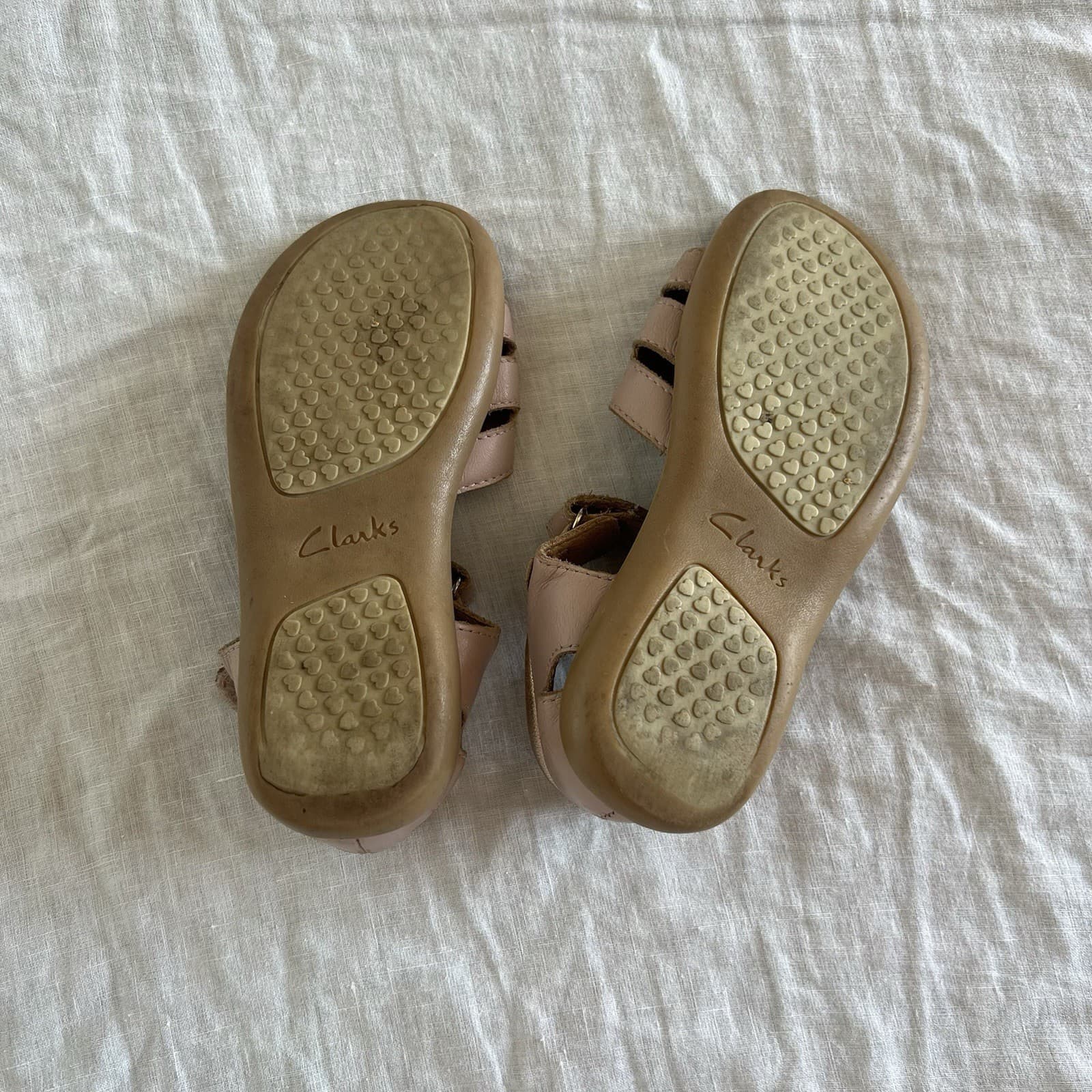 Clarks Priya Girls Pink Leather Sandals Size EU 29 AU 11 Floral Summer Shoes — photo 4 of 9