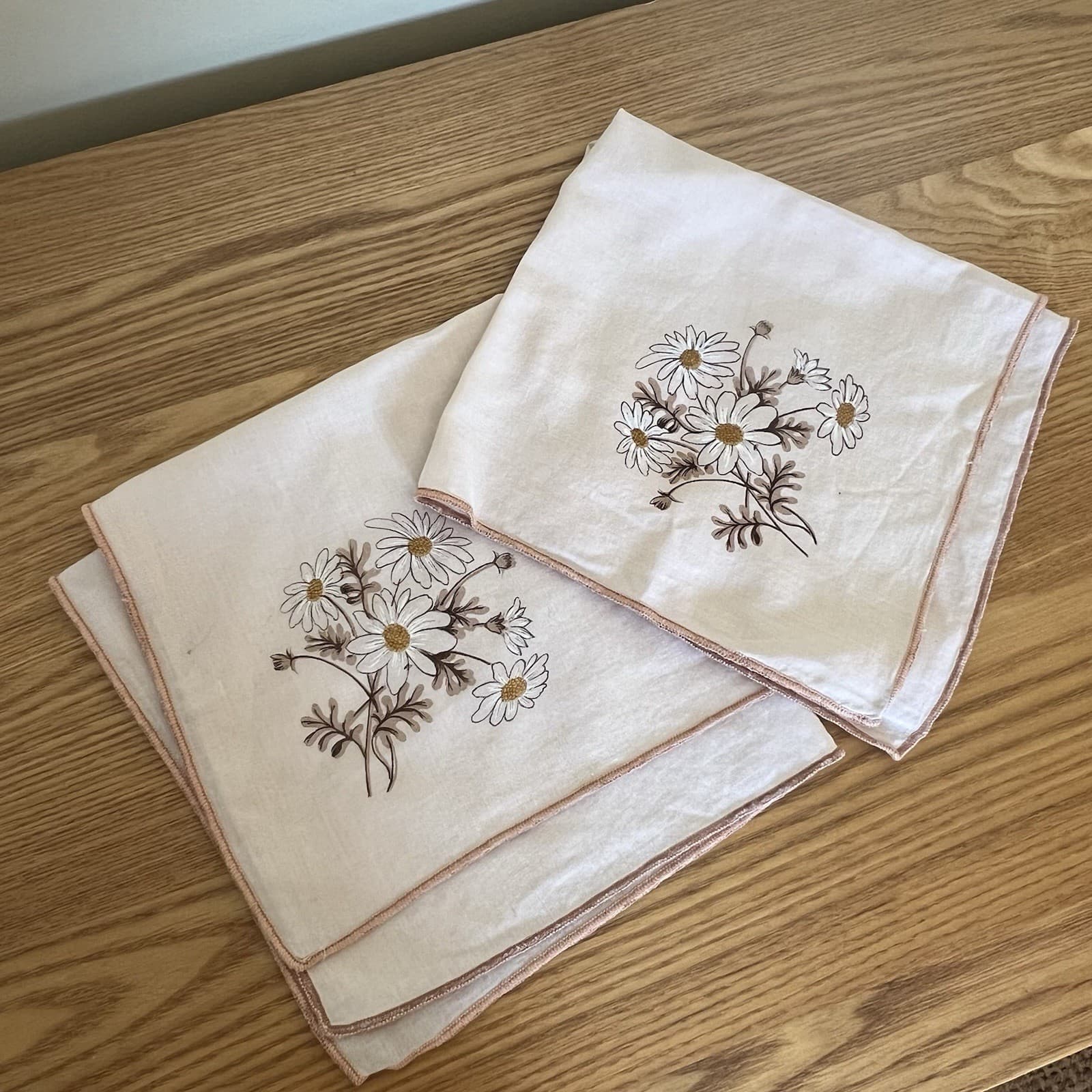 Set 2 Vintage Daisy Floral Embroidered Cotton Hankie Bag Charm Coquette Decor — photo 2 of 7