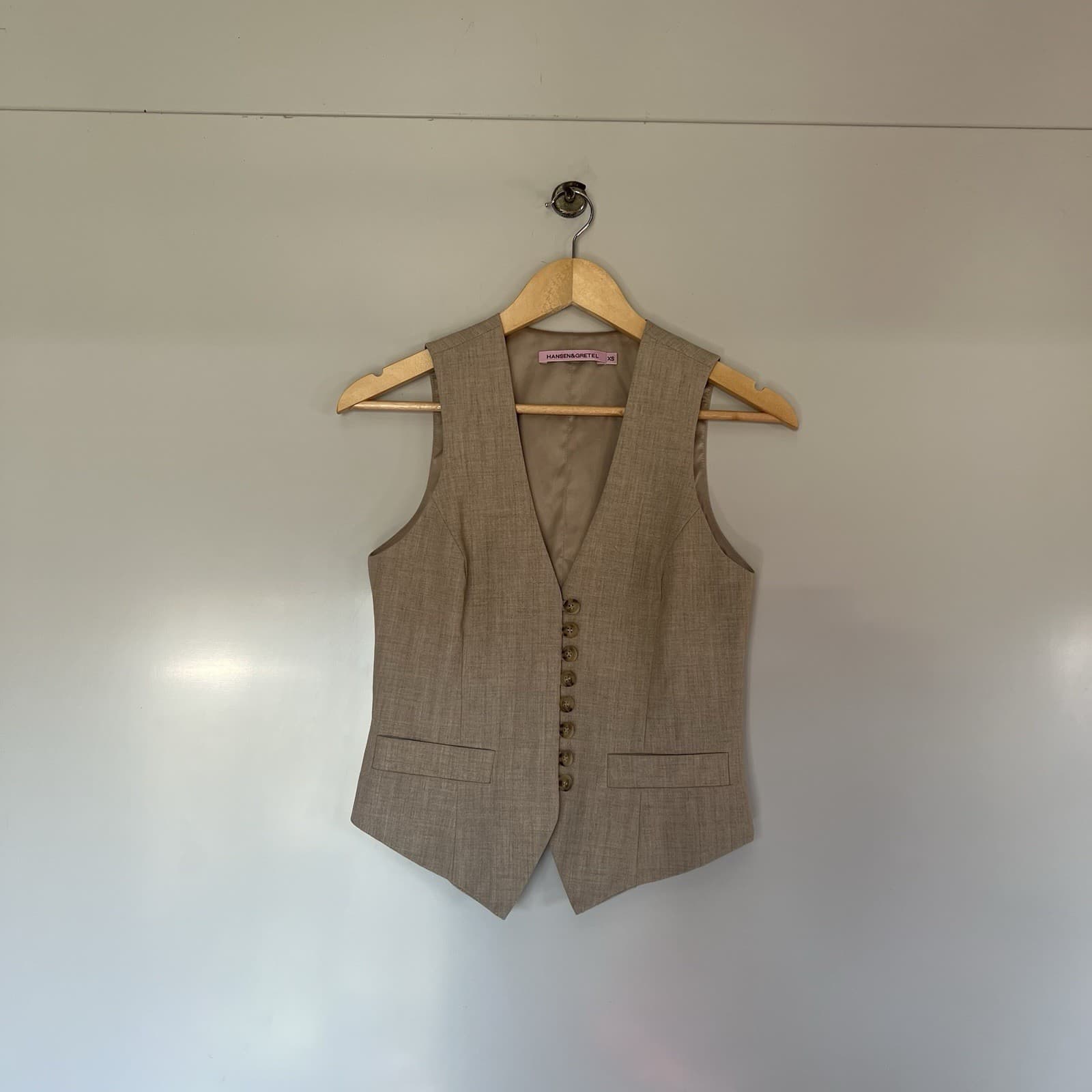 Hansen & Gretel Cory Vest Hamilton Pant Two Piece Set Sandstone Beige XS 6 — photo 9 of 16